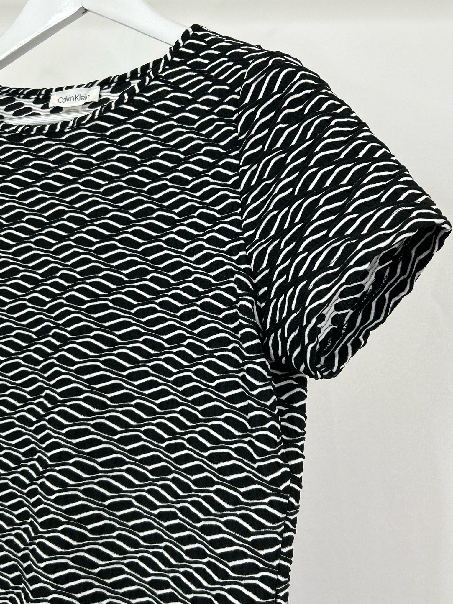 CALVIN KLEIN Size L Black and White Women Top