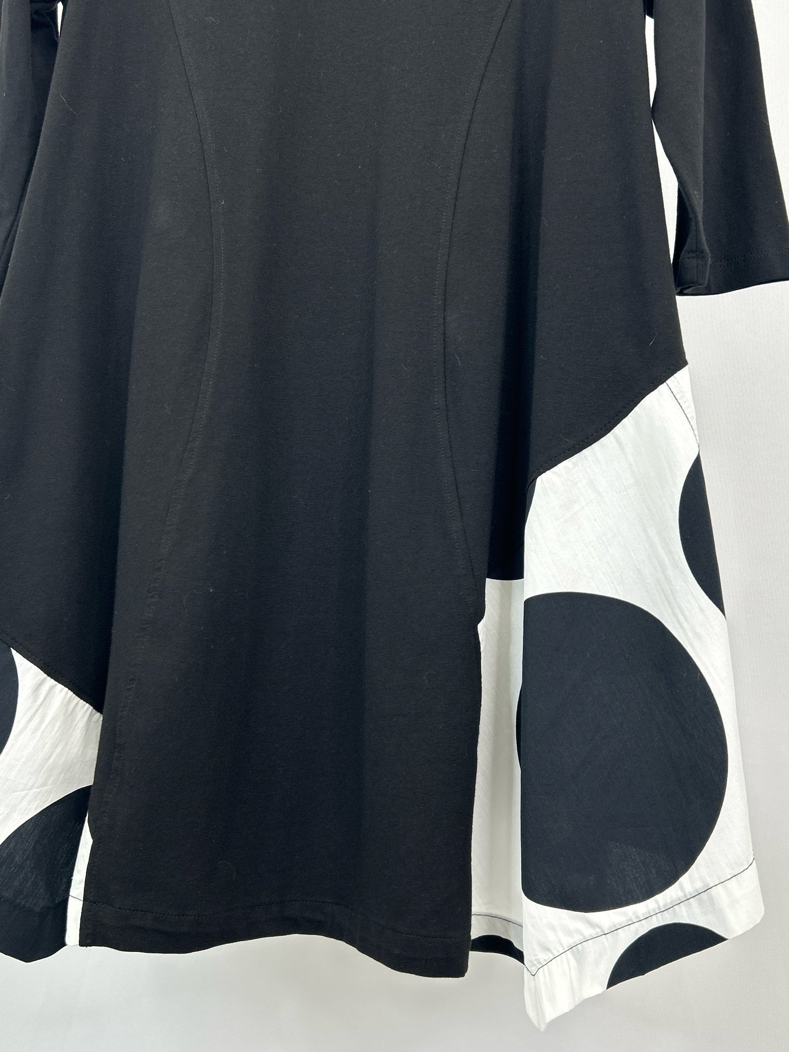 URBAN by Alembika Size 10/12 Black and White Women Tunic NWT