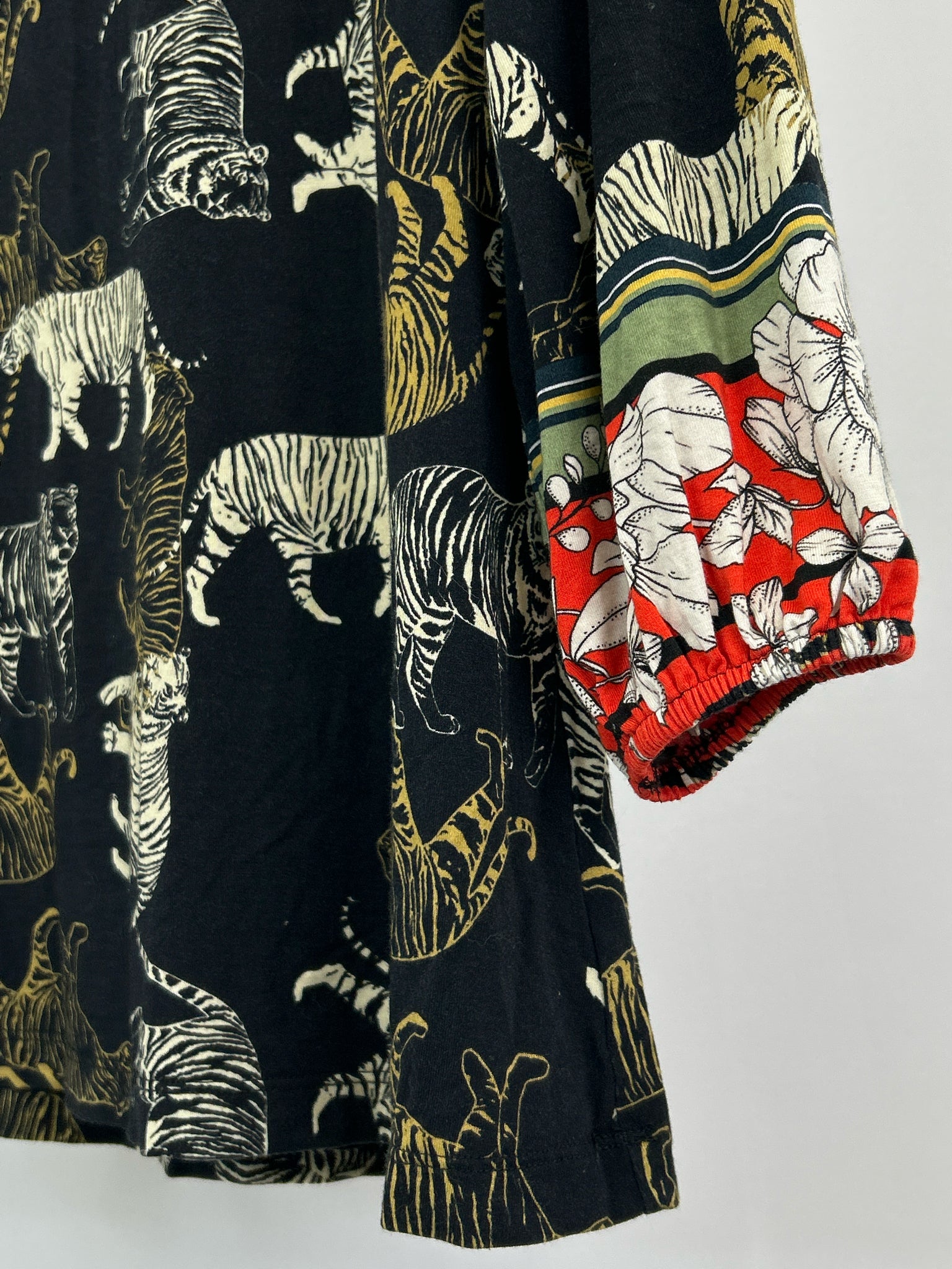 JOHNNY WAS Size S Black Print Women Top