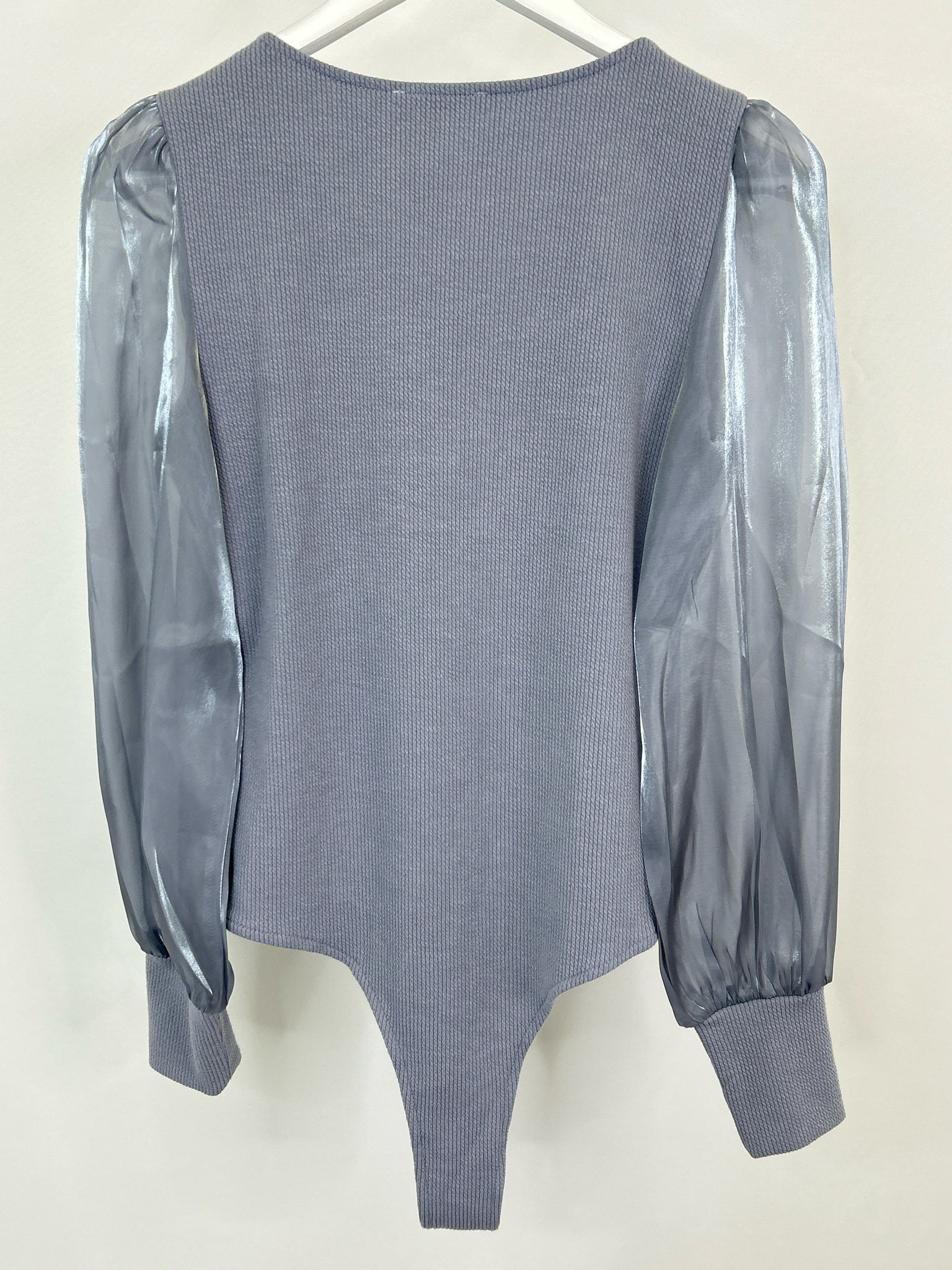ENTRO NWT Size M Pale Blue Women Top