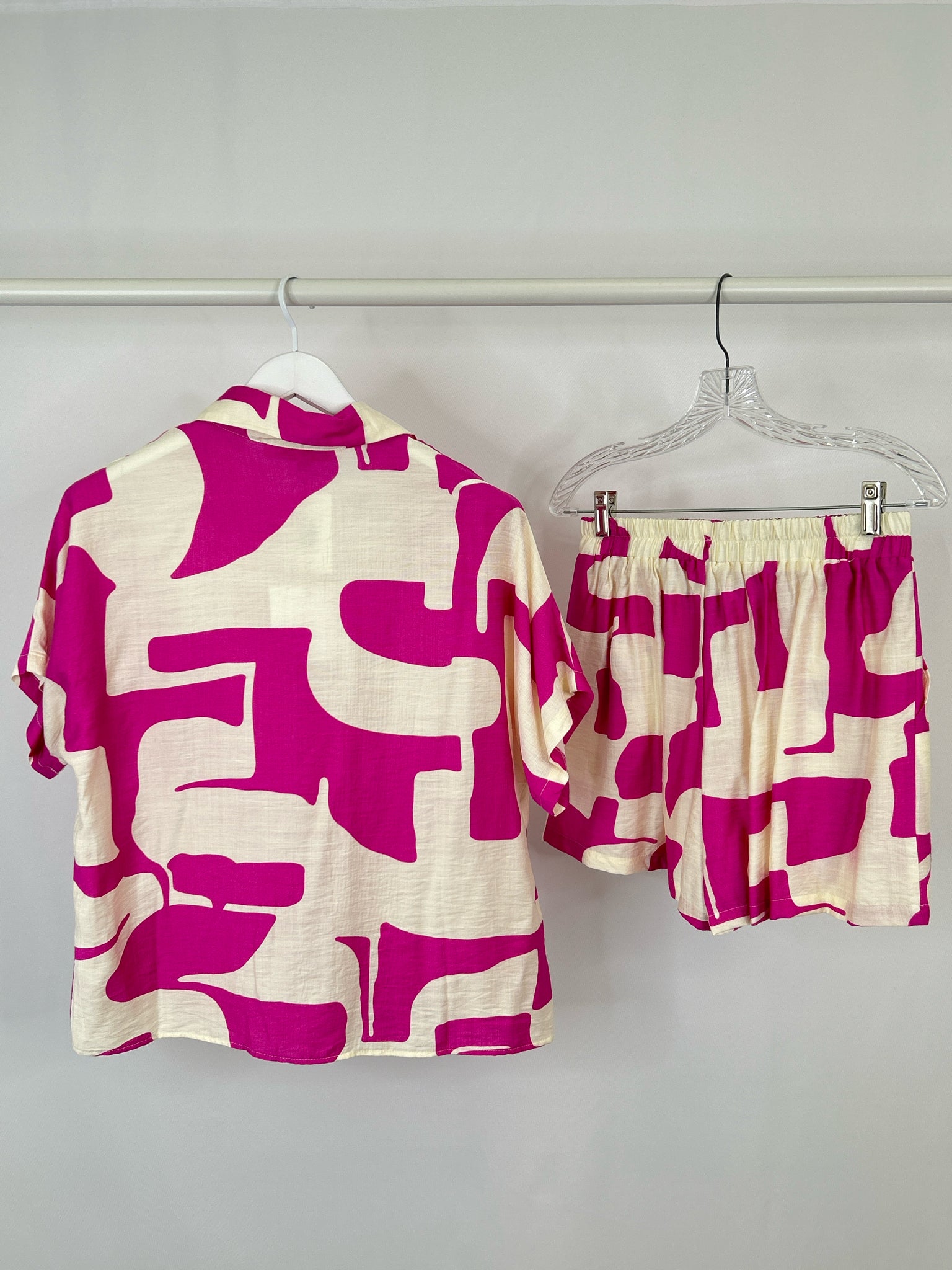 Meet Me In Santorini Size M Ivory and Fuchsia Women 2-Piece w/shorts
