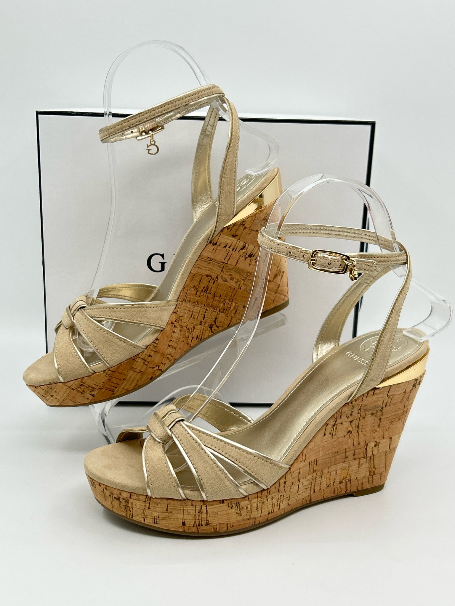 GUESS NIB Size 7M Beige Women Sandal NIB