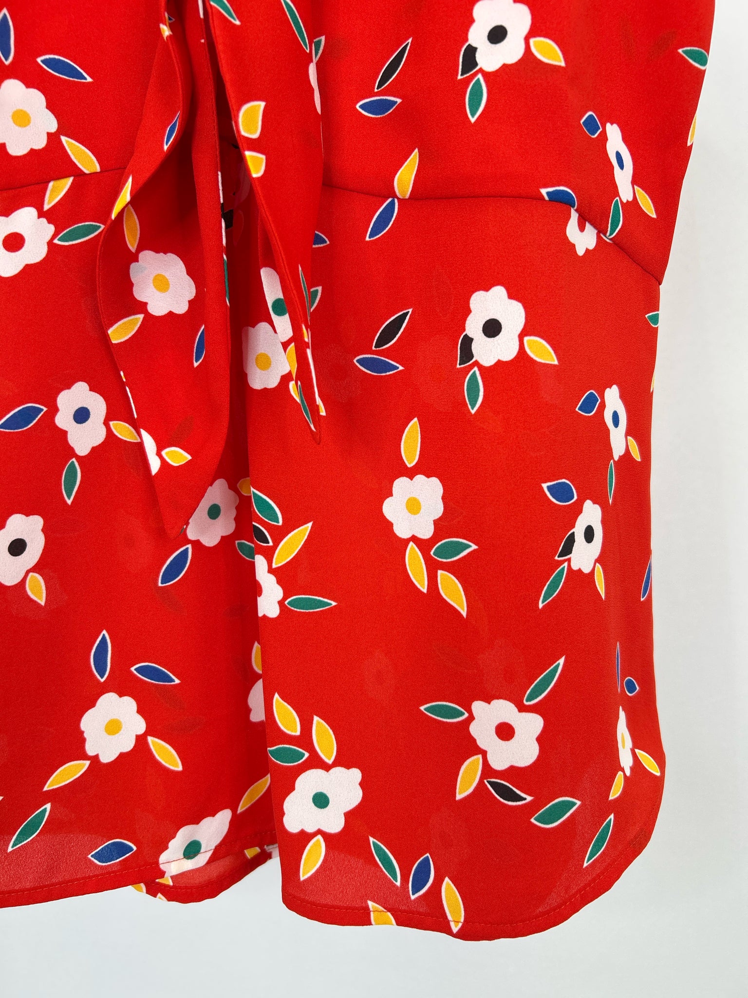 CABI Size S RED FLORAL Women Top