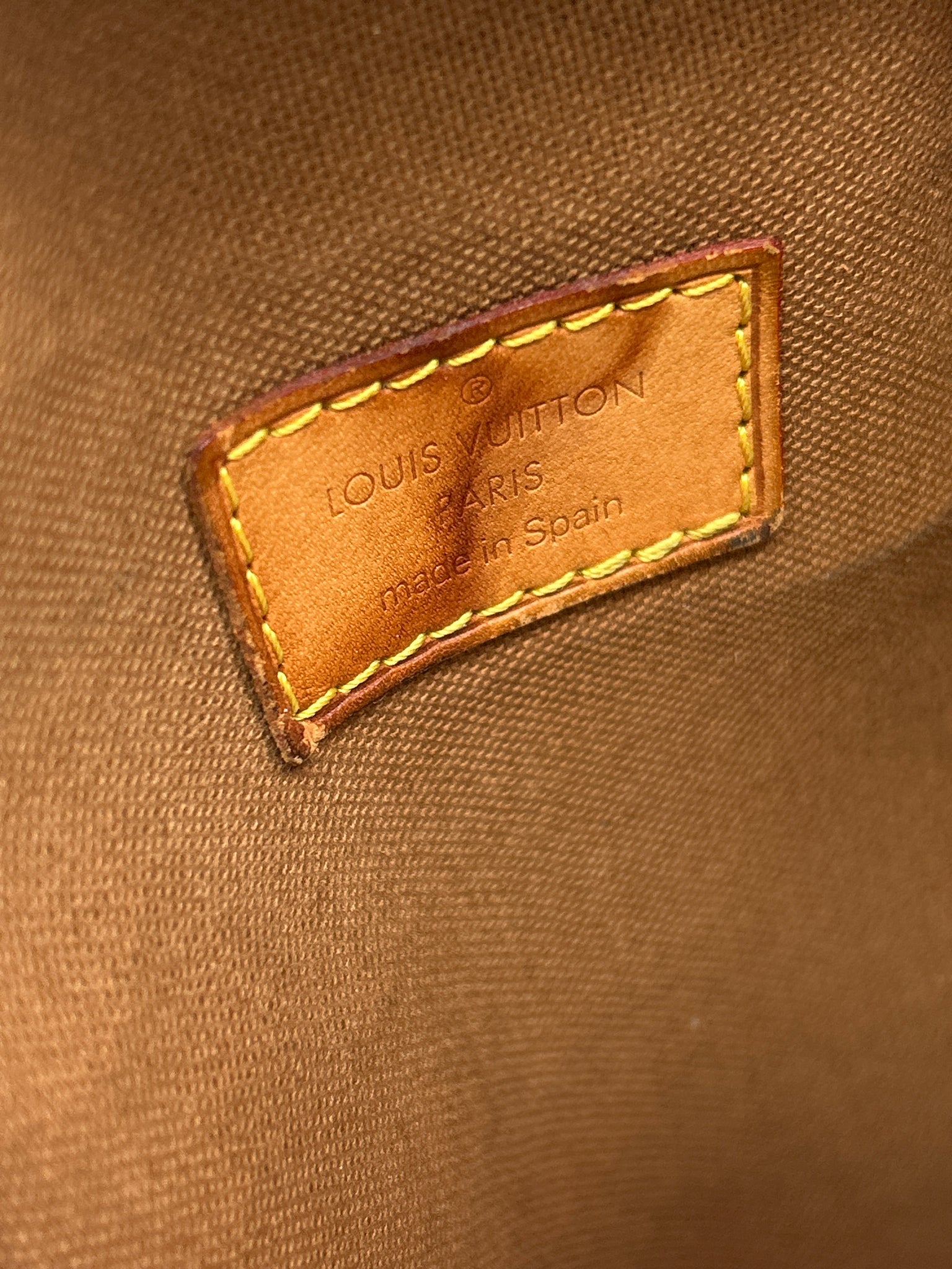 LOUIS VUITTON Brown Monogram Women Sling Bag Purse