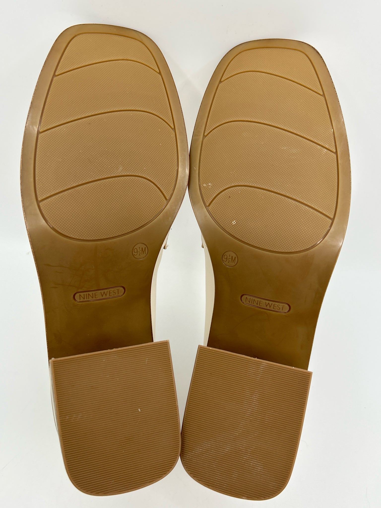 NINE WEST NWOB Size 9.5M VANILLA Women Pumps