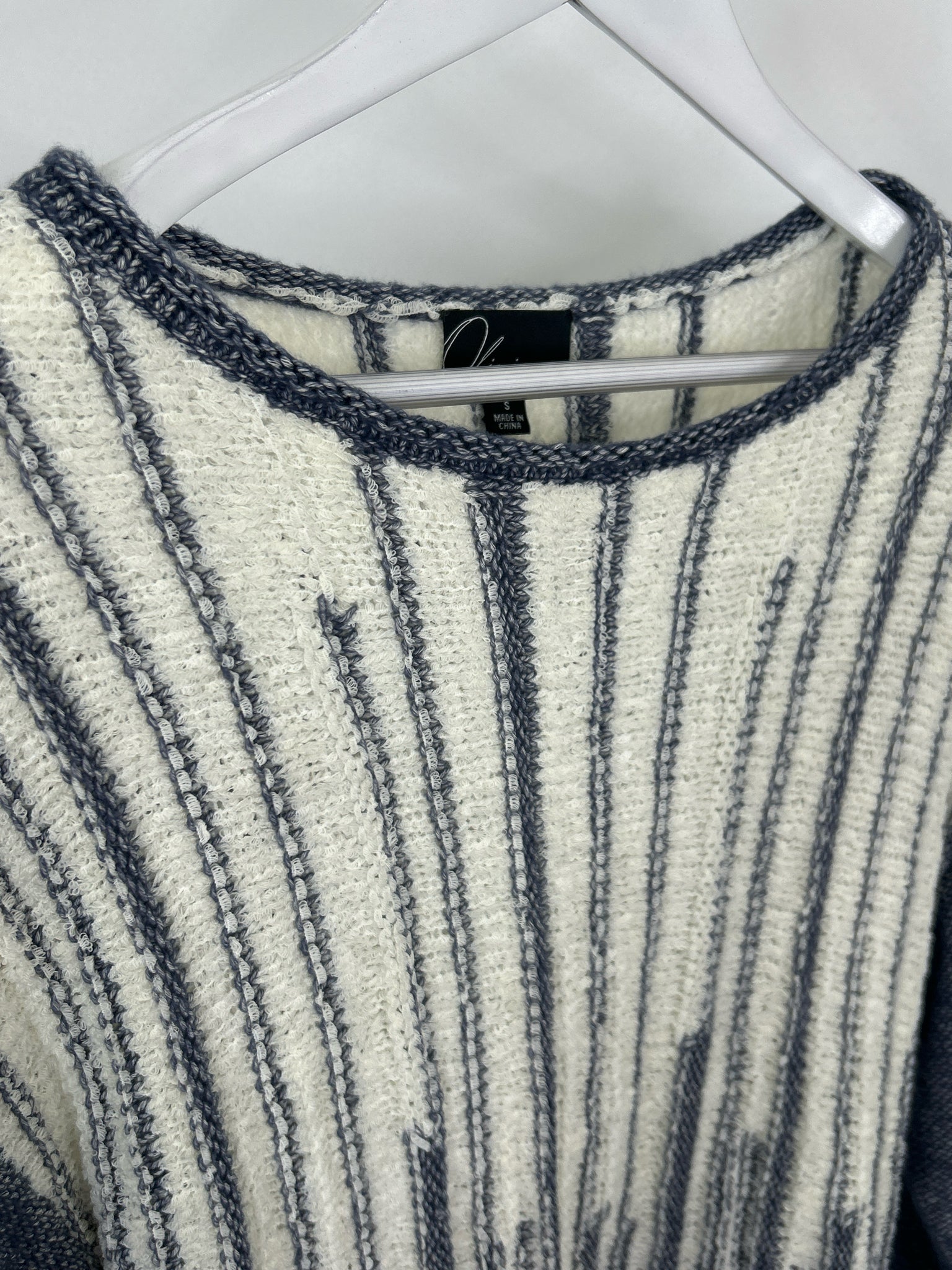 OLIVIA BY HABITAT CLOTHES Size S WHITE AND BLUE Women Sweater