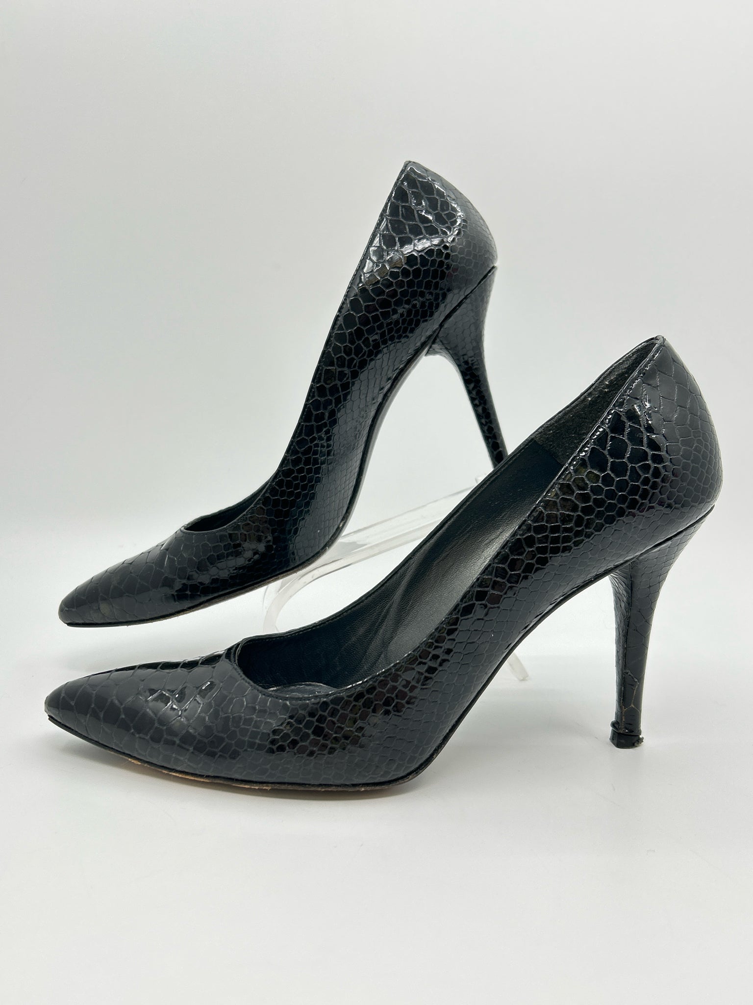 STUART WEITZMAN Size 8.5M Black Women Pumps