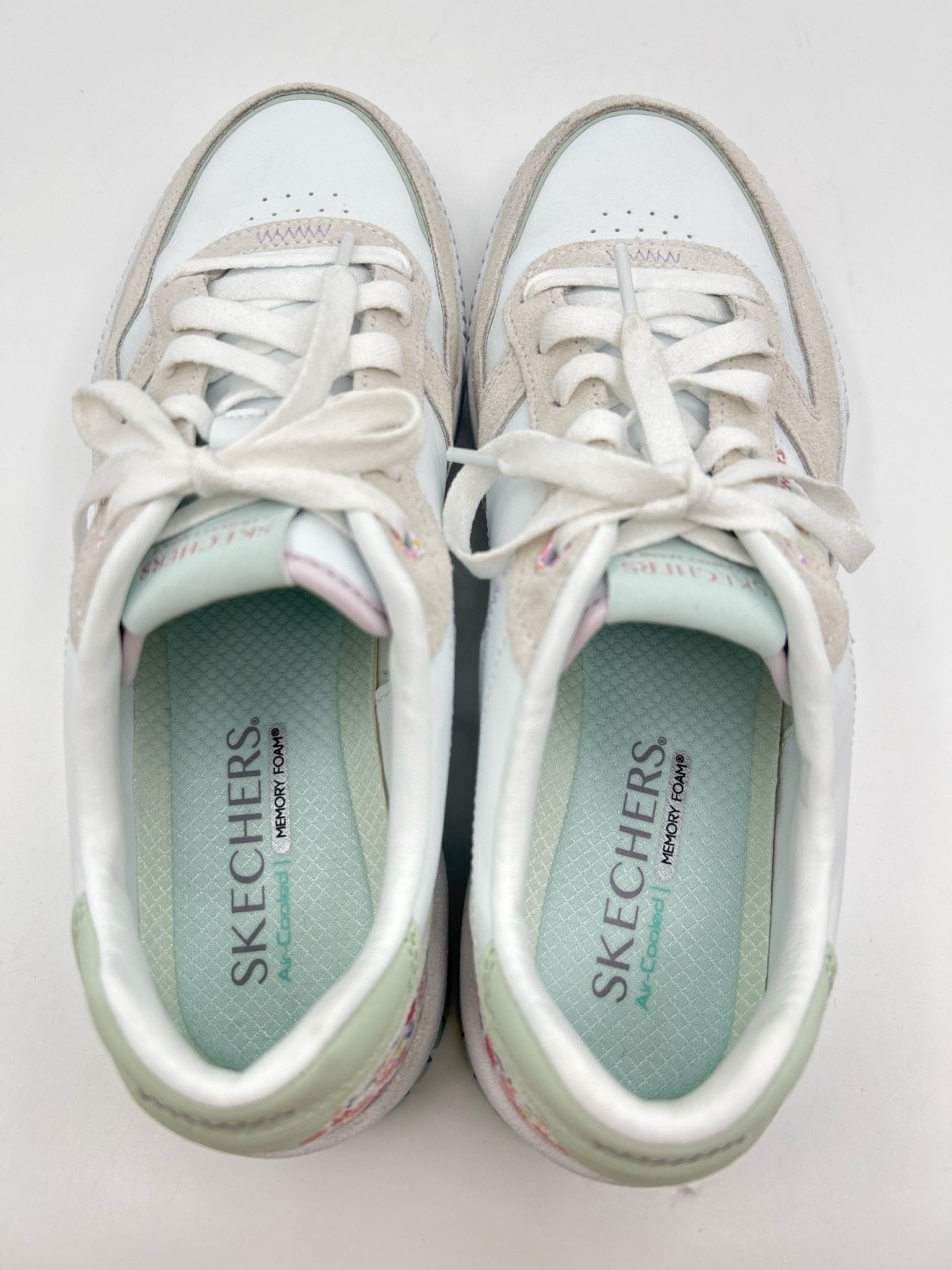 skechers Size 9.5 White Floral Women Sneakers