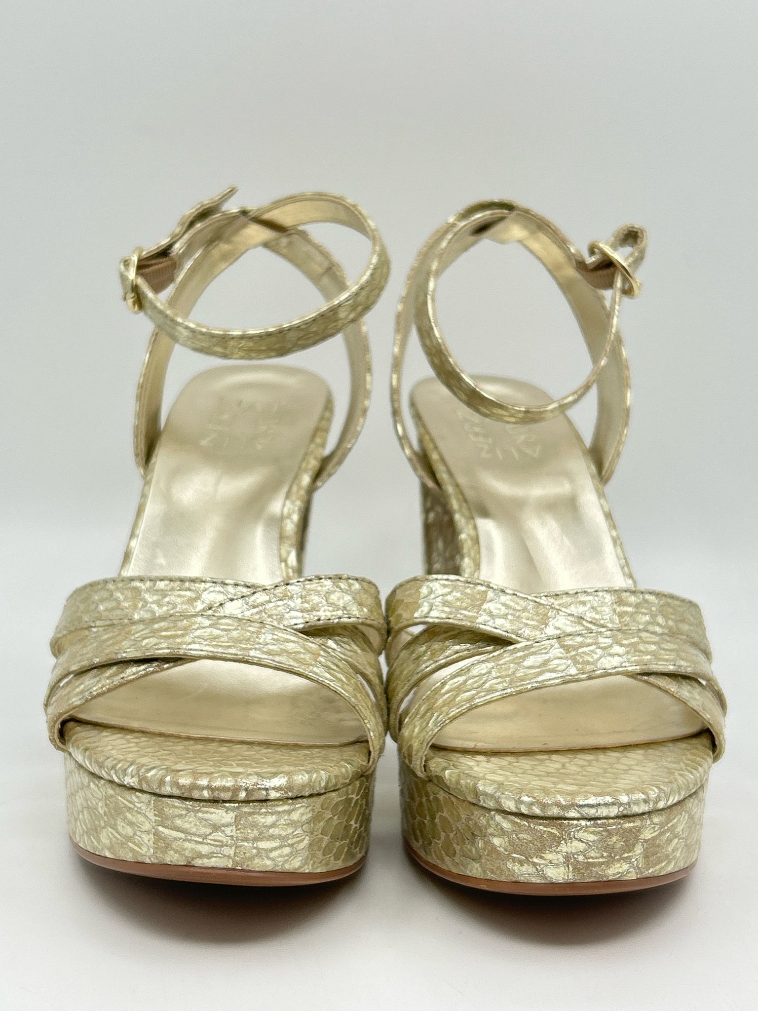 NATURALIZER NWOB Size 8M Gold Women Sandal