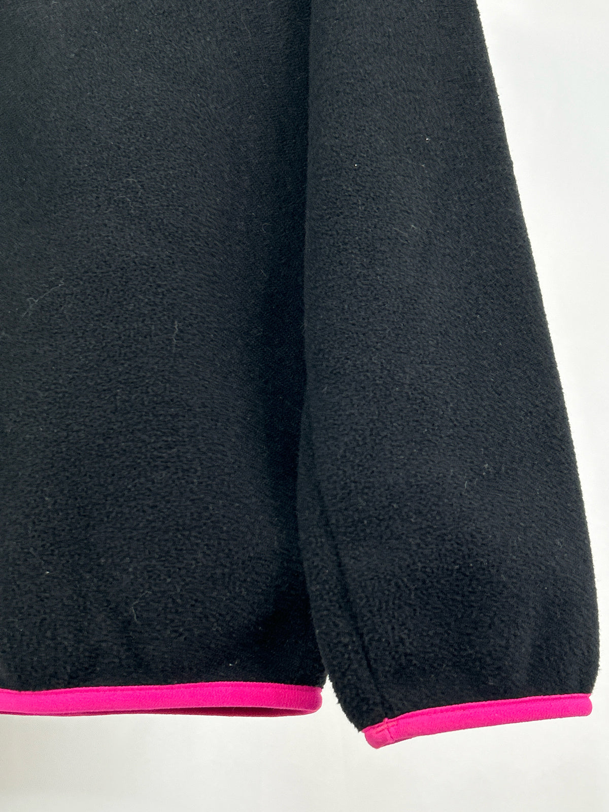 PATAGONIA Size M BLACK AND PINK Women Pullover