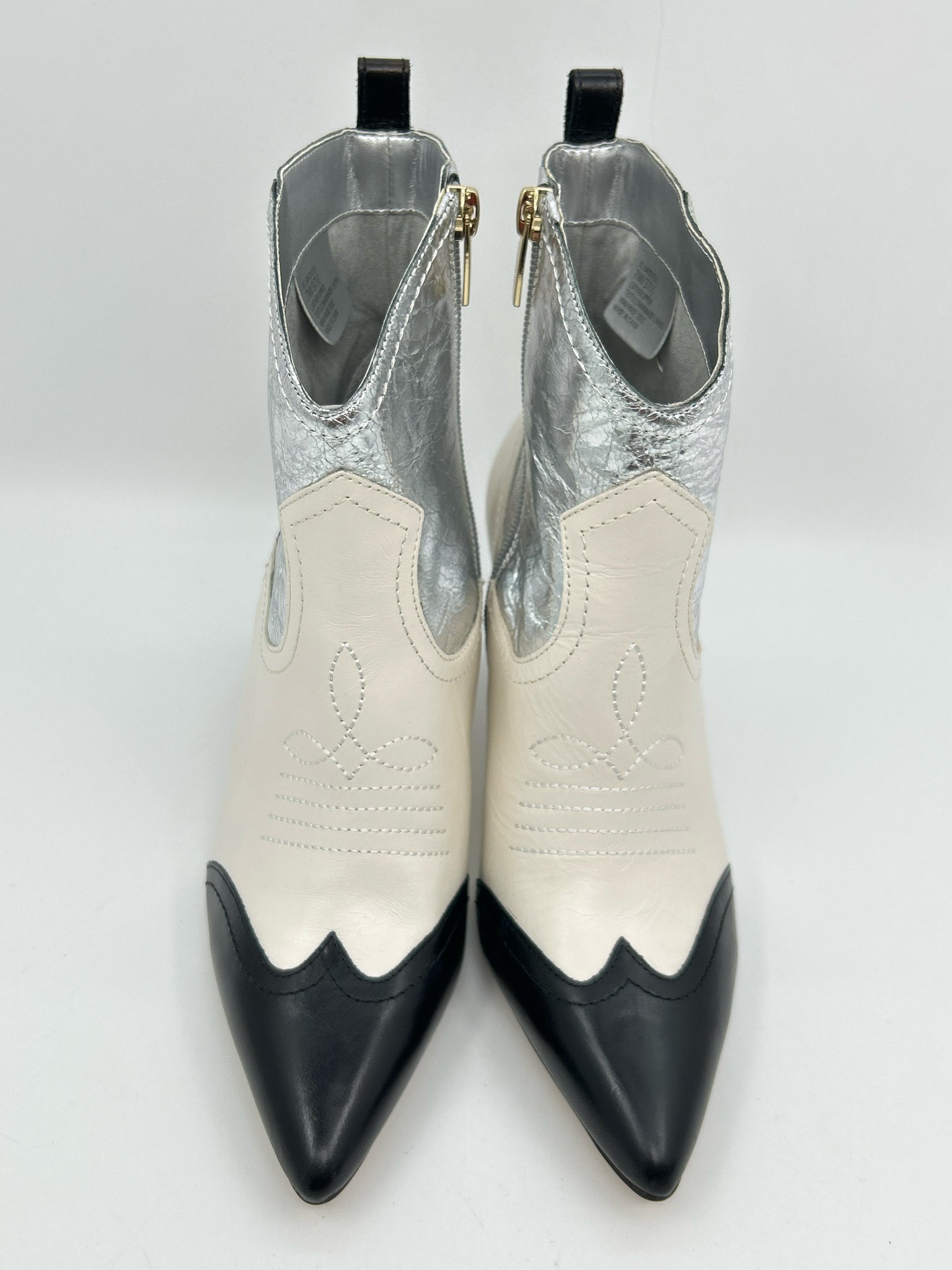 VINCE CAMUTO NIB Size 7M White and black Women Booties