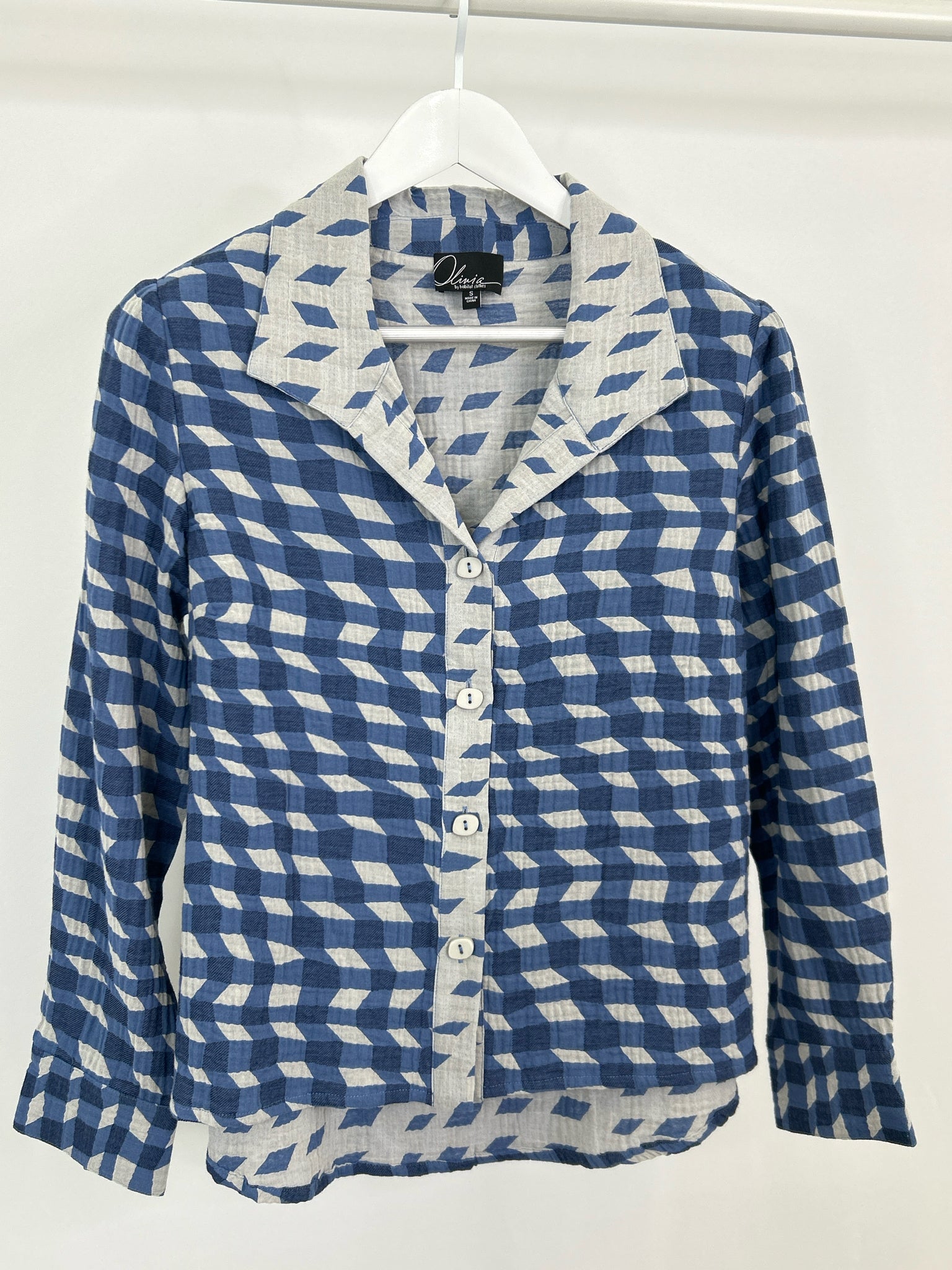 OLIVIA BY HABITAT CLOTHES Size S Blue Print Women Shirt NWT