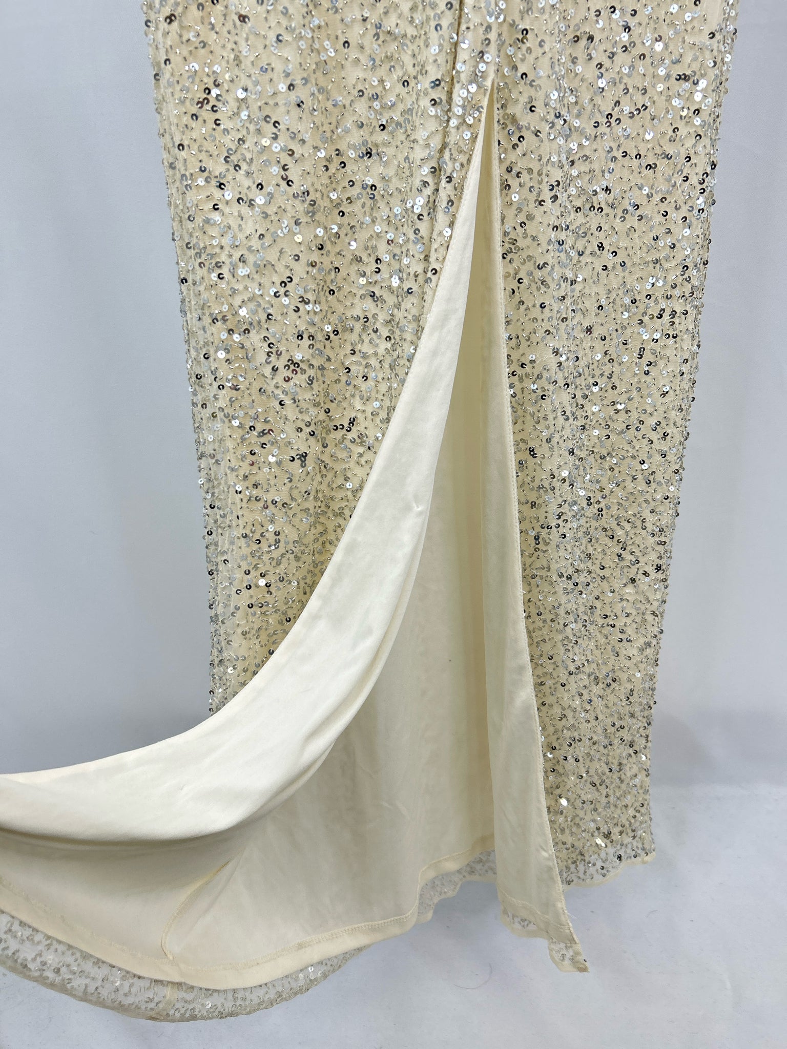 MAC DUGGAL Size 10 White Women Dress NWT