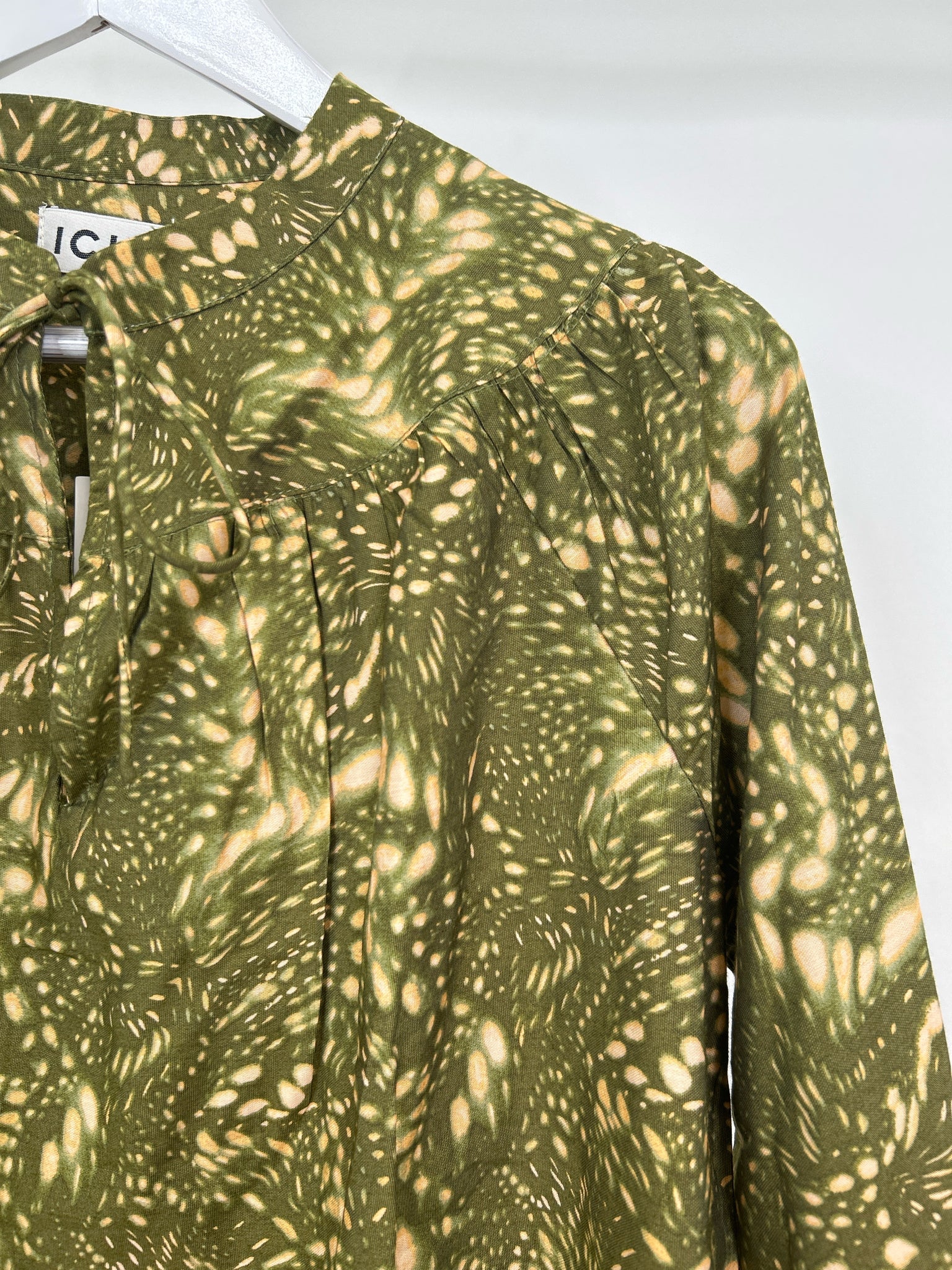 ICHI NWT Size 34 Green Print Women Top