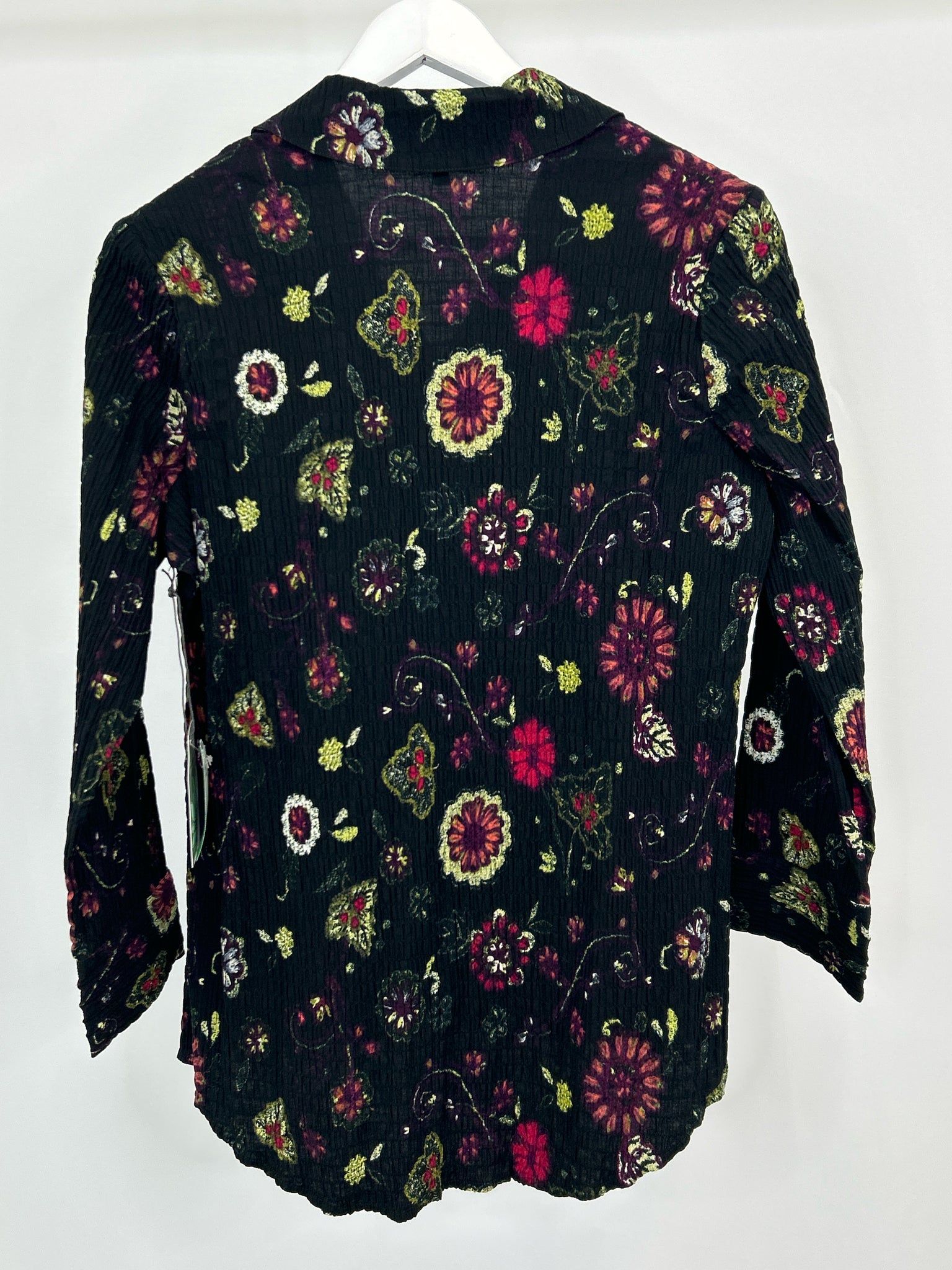 HABITAT Size S Black Floral Women Shirt