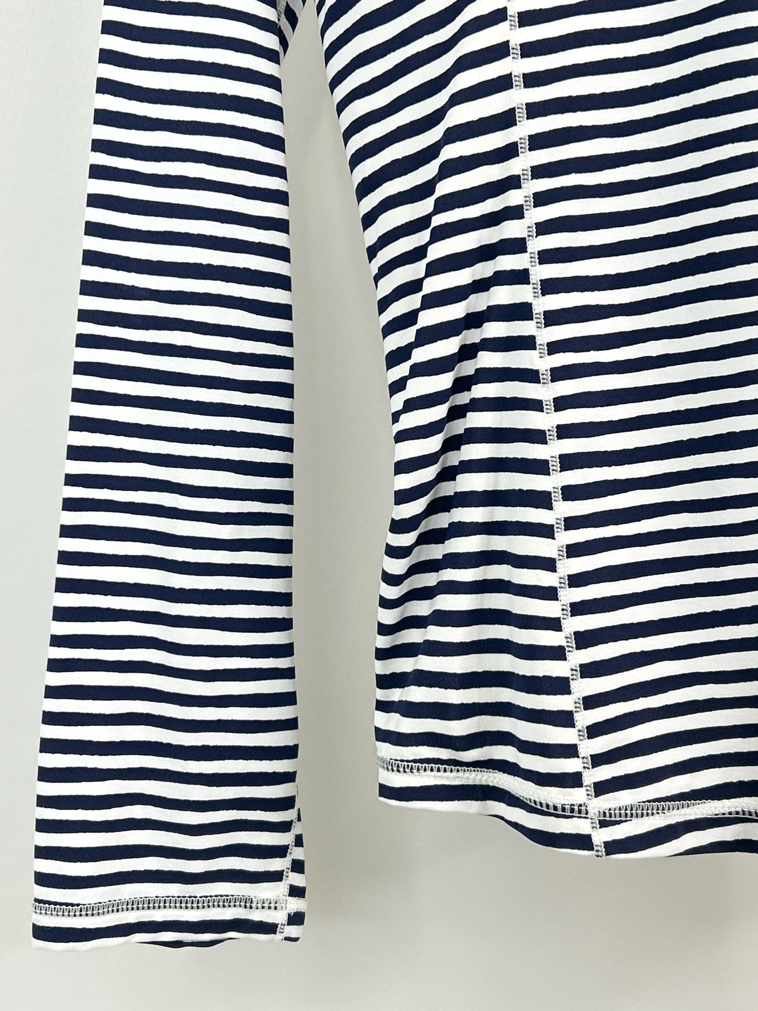 LILLY PULITZER Size XL NAVY STRIPED Women Pullover