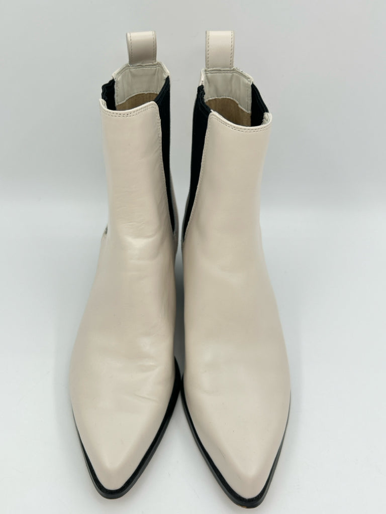 MICHAEL MICHAEL KORS Size 7.5M IVORY AND BLACK Women's Boots