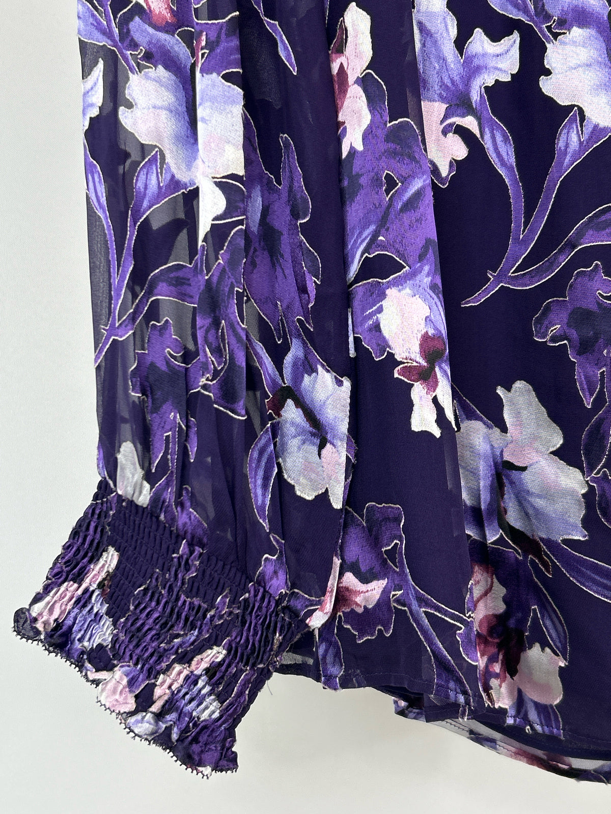 White House Black Market NWT Size L PURPLE FLORAL Women Top