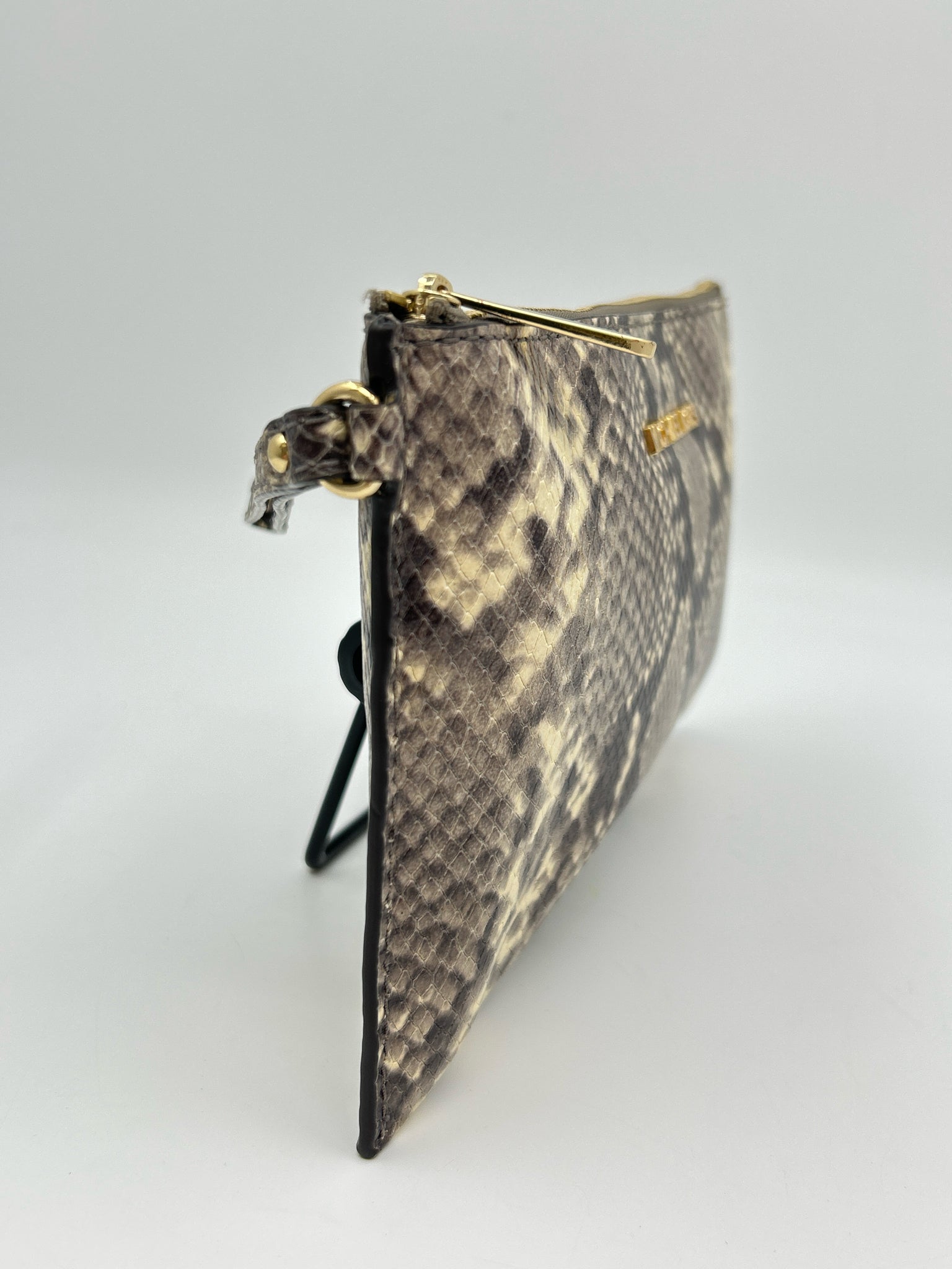 MICHAEL MICHAEL KORS Animal Print Women Wristlet