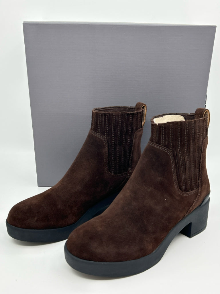 ABEO NIB Size 5 DARK BROWN Women Booties
