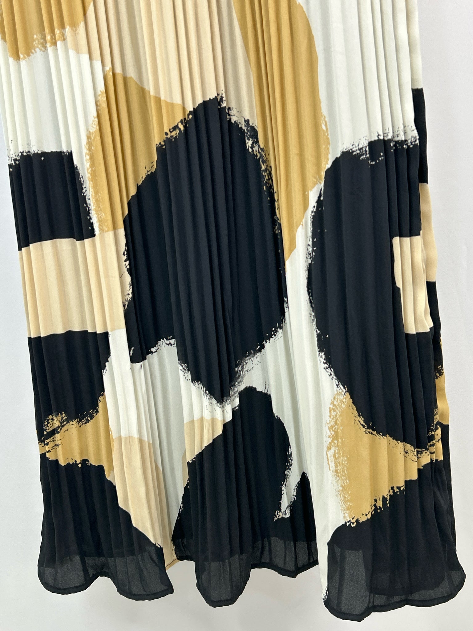 CHICO'S Size 14 Black and Tan Women Dress NWT