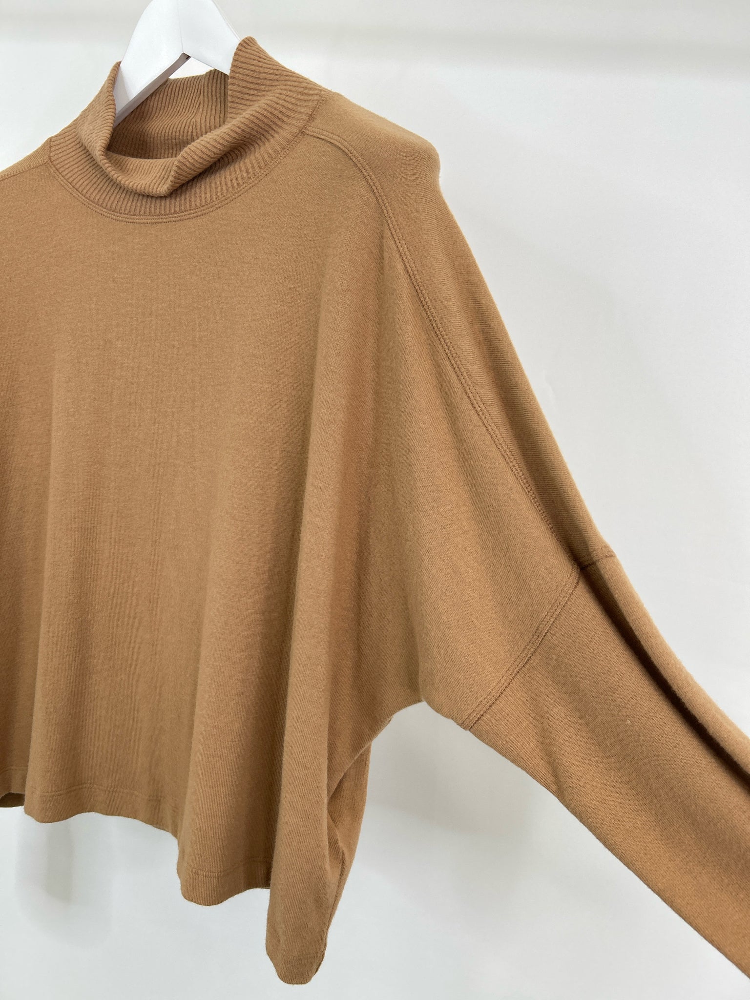 MICHAEL STARS NWT Size XL Camel Women Sweater