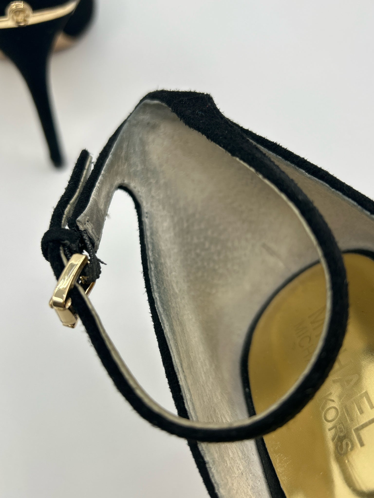 MICHAEL MICHAEL KORS Size 8.5M Black Women Pumps