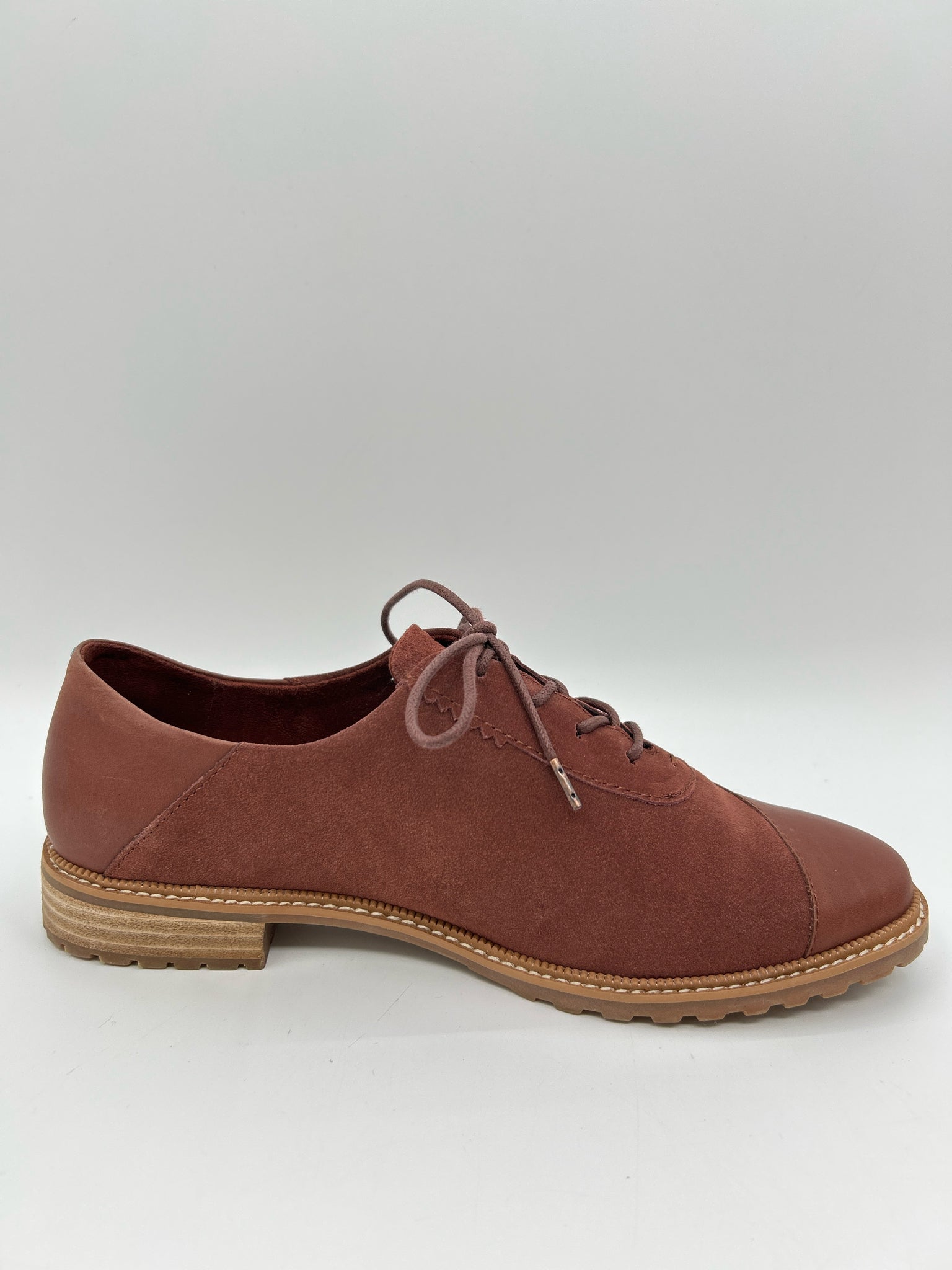 TOMS Size 9.5 Brown Women Loafer