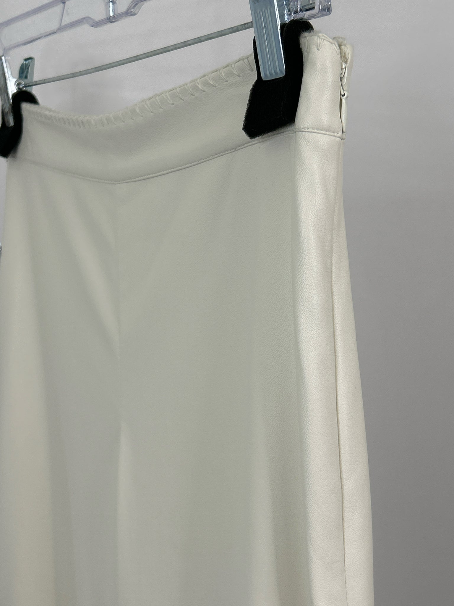 MARCIANO BY GUESS Size 6 Pearl Faux Leather Women Pants NWT