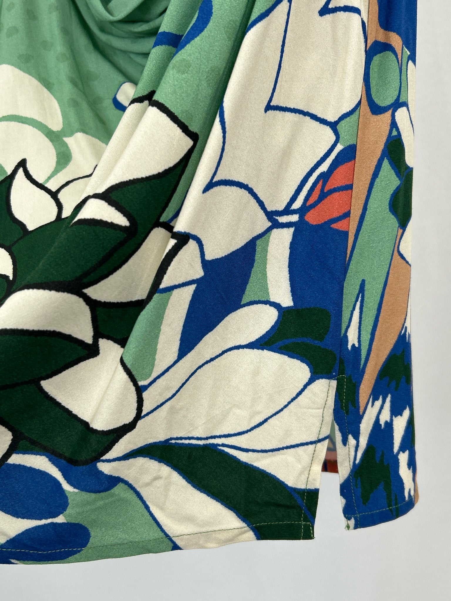 BLANK LONDON NWT Size M Green Print Women Top