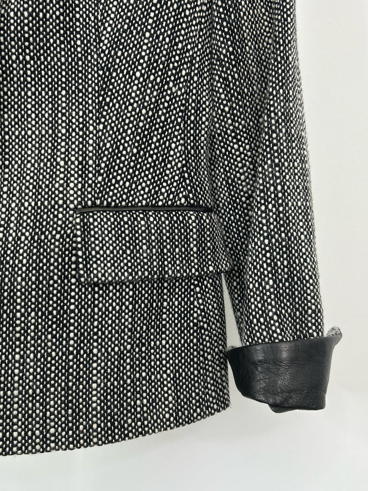 PETER NYGARD Size 6 Black and White Women Blazer