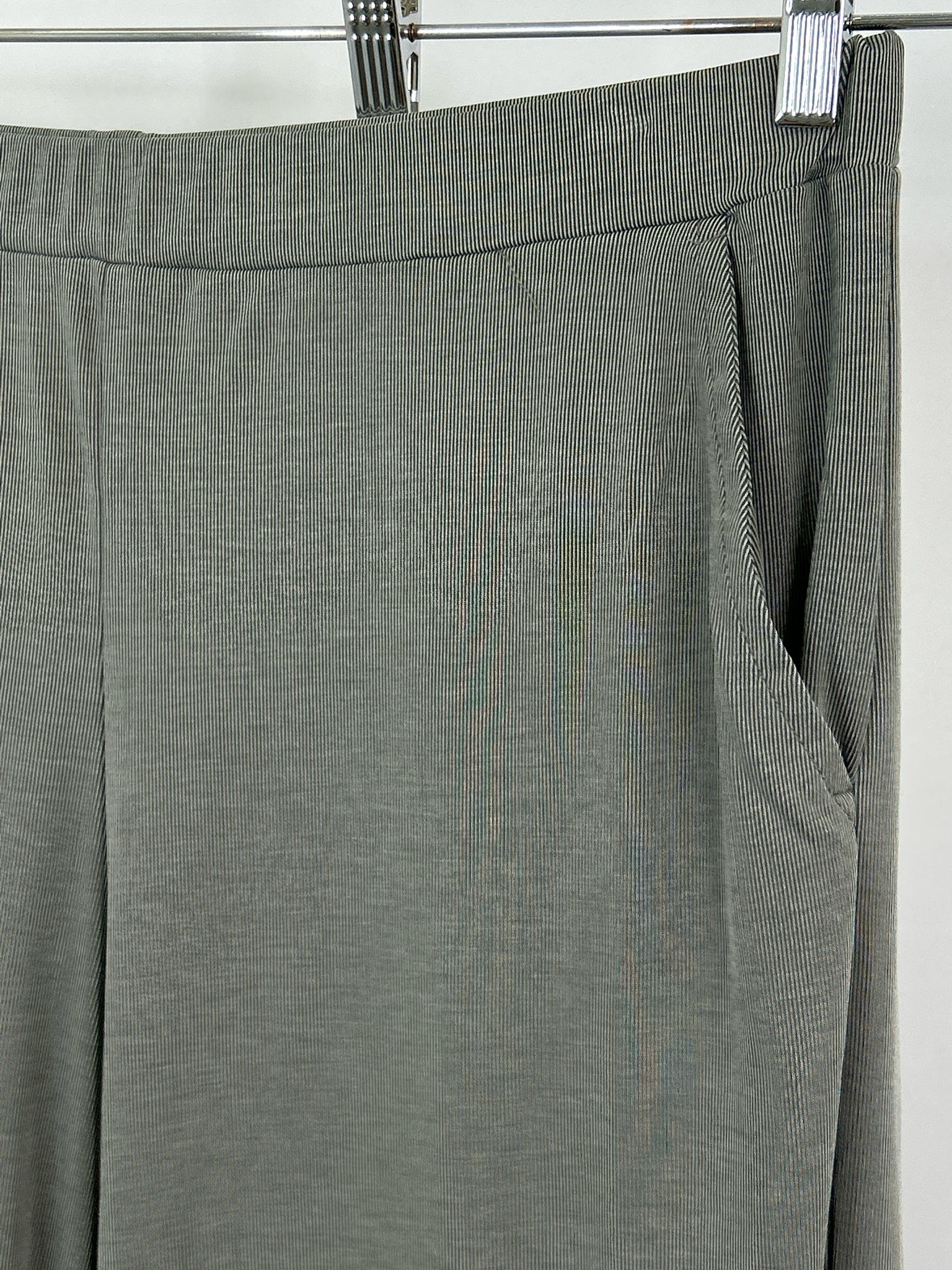 ALEMBIKA Size 16/18 Grey Women Pants