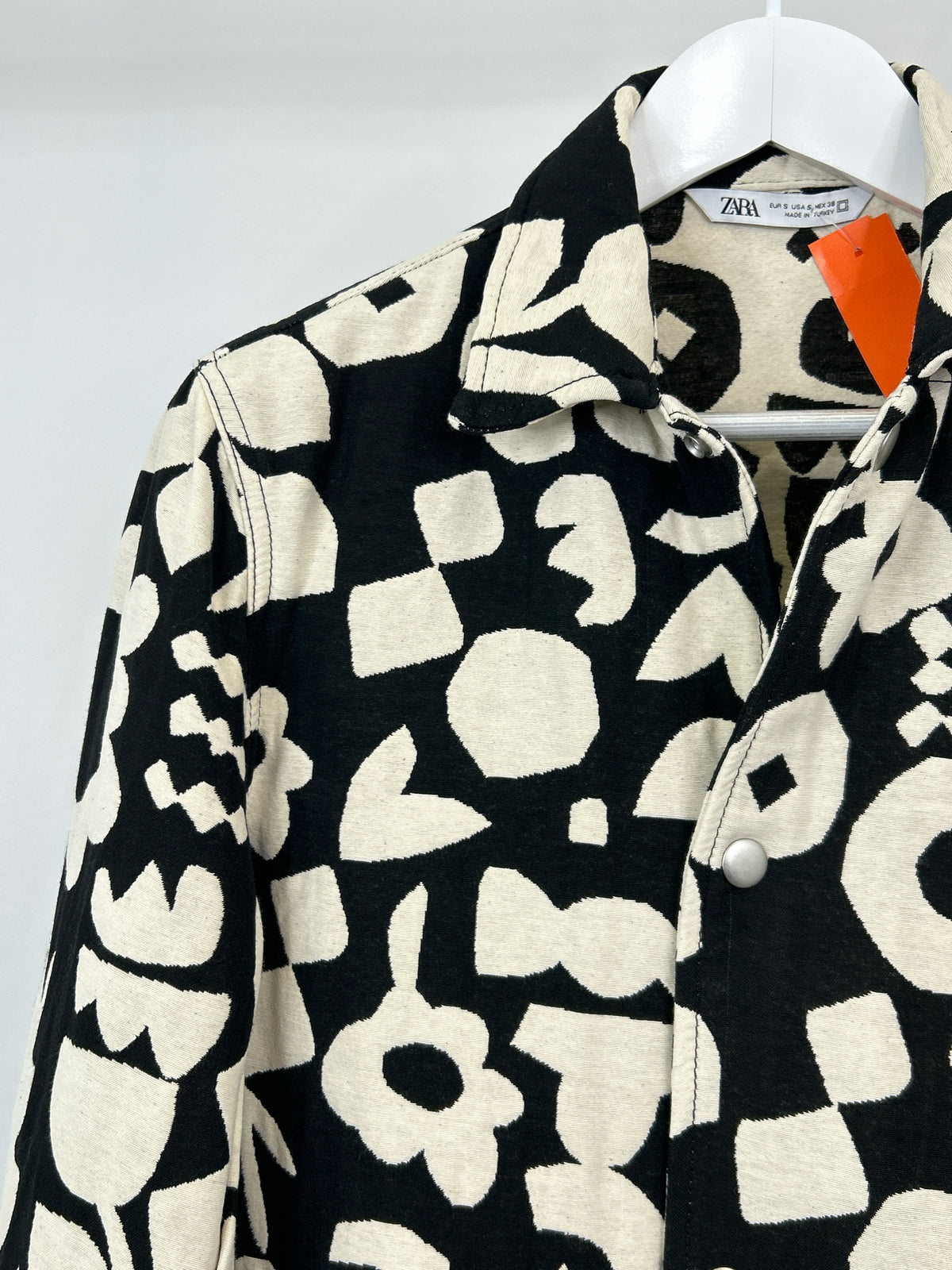 ZARA Size S Black & Cream Women Jacket