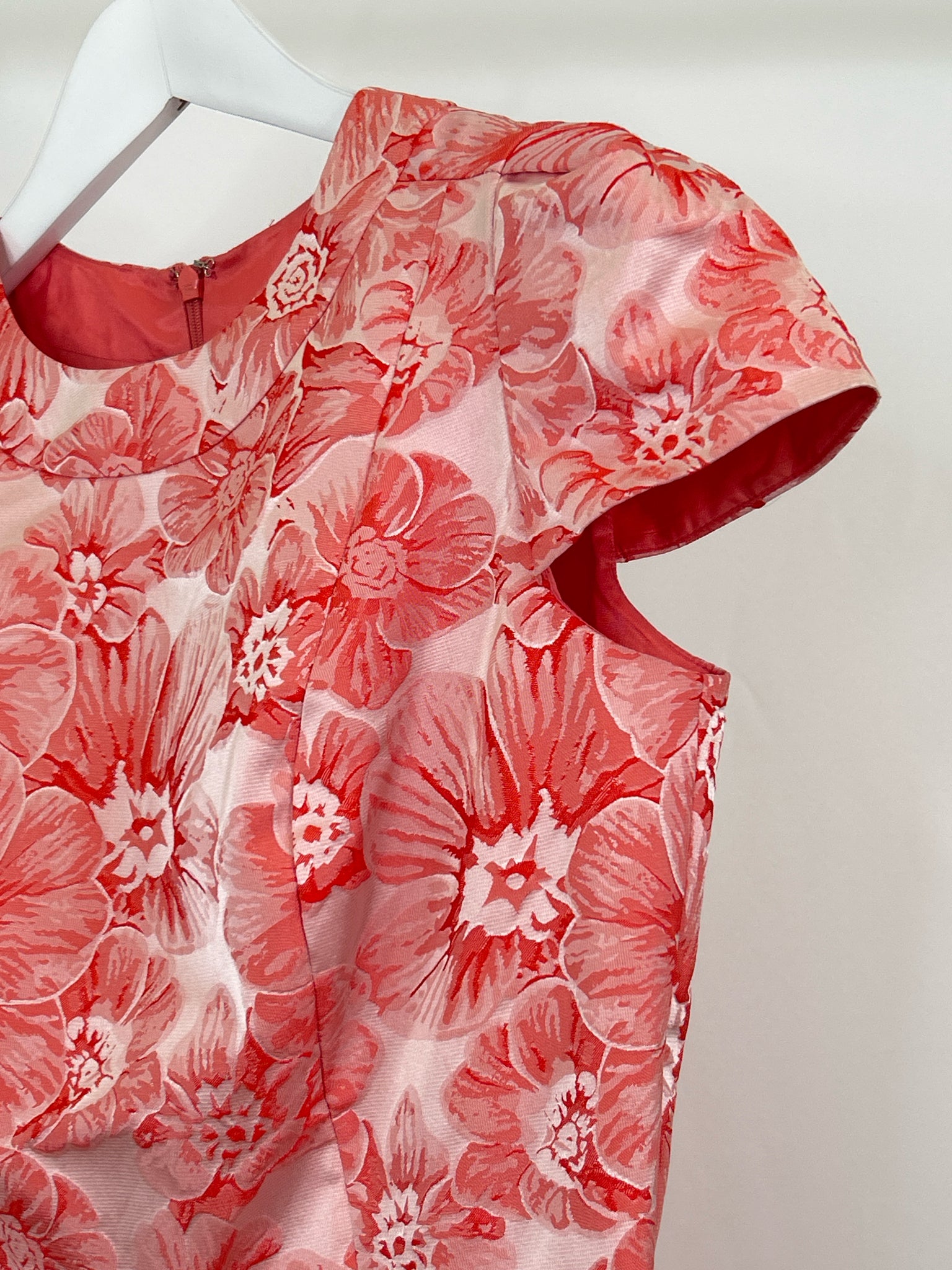 CARMEN MARC VALVO Size 8 RED FLORAL Women Dress