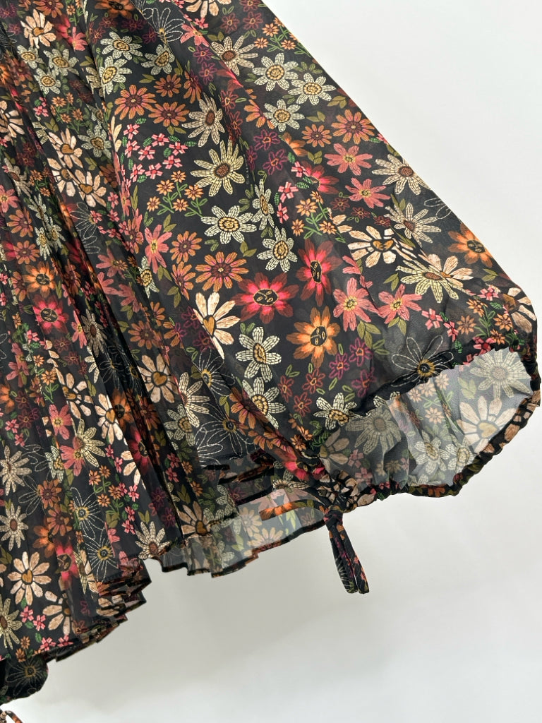 FARM RIO Size M Black Floral Women's Blouse