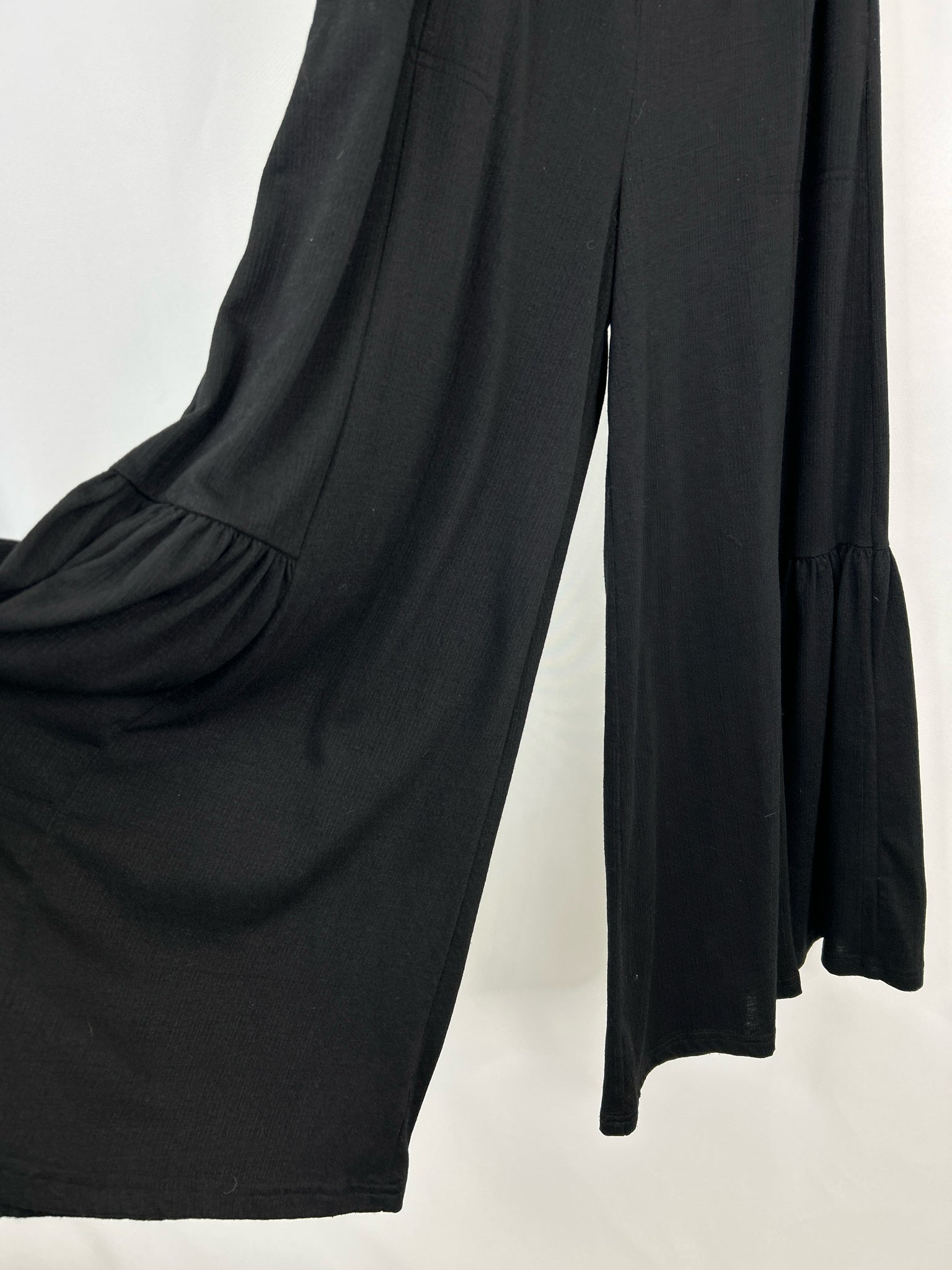 EASEL Size M Black Women Pants