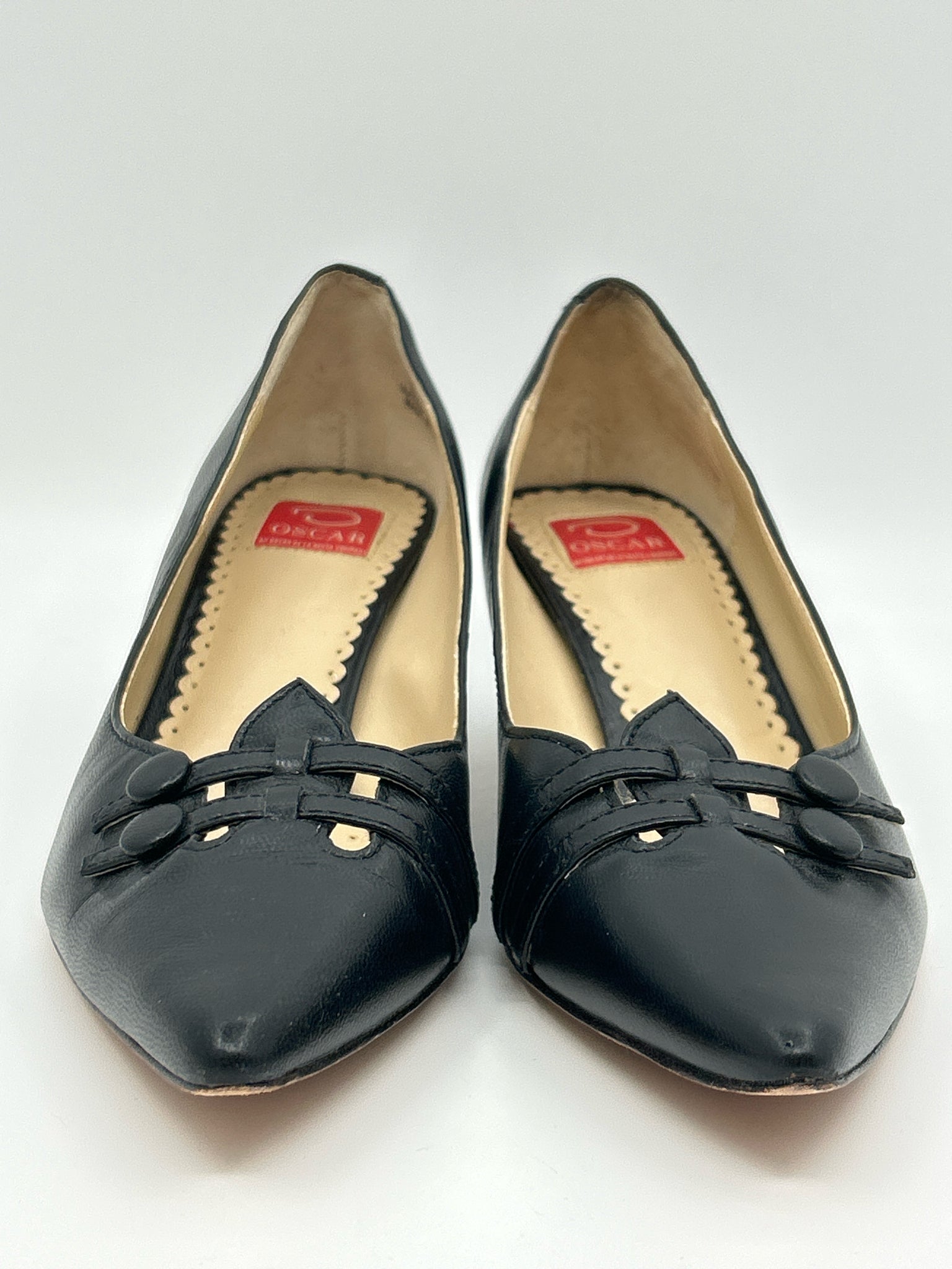 OSCAR DE LA RENTA Size 7M Black Women Pumps