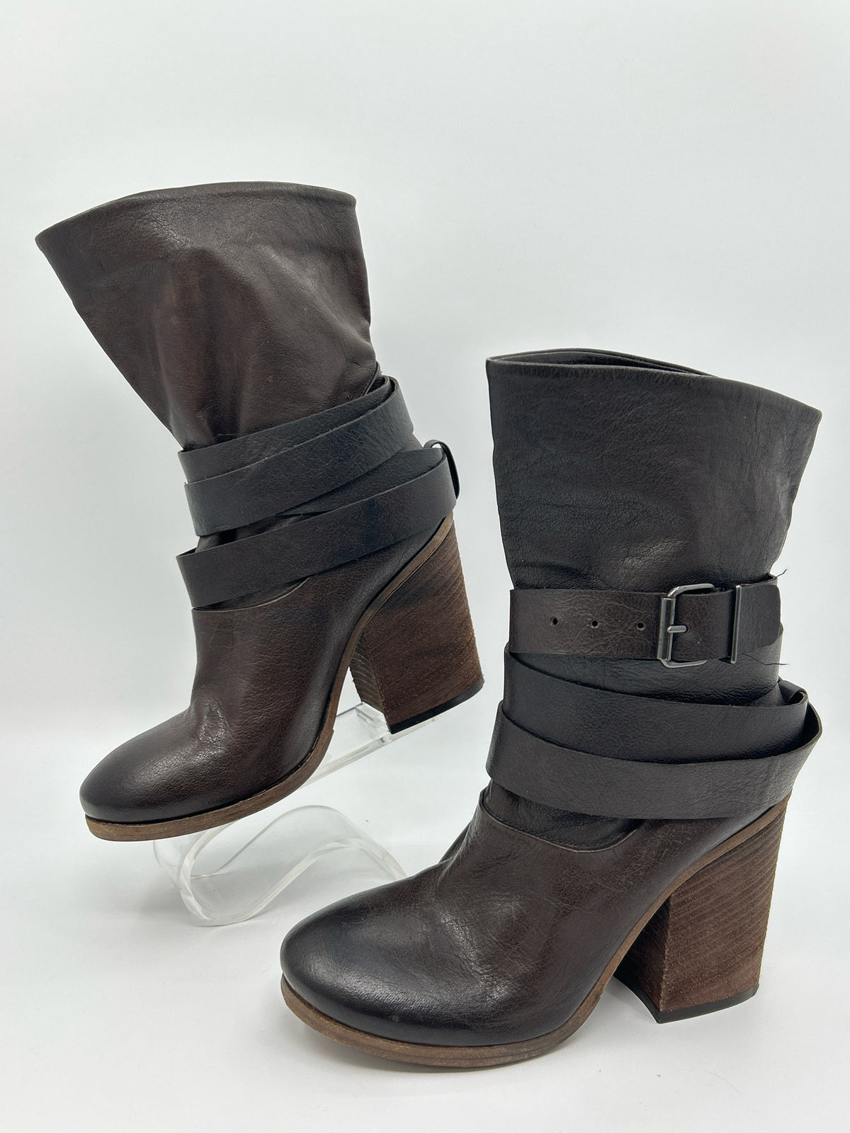 Elisanero Size 37 Brown and Black Women Booties