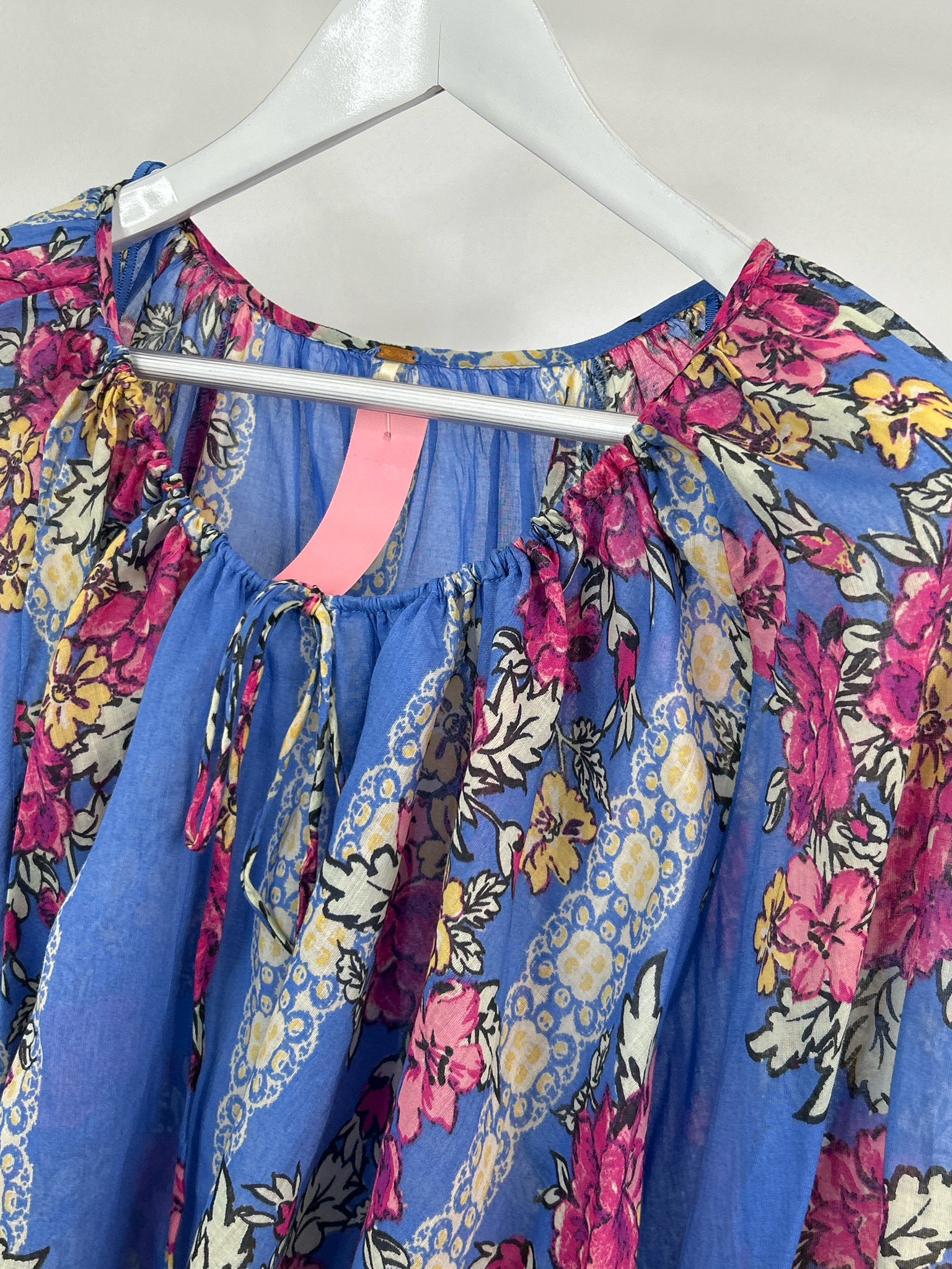 FREE PEOPLE Size M Blue floral Women Top