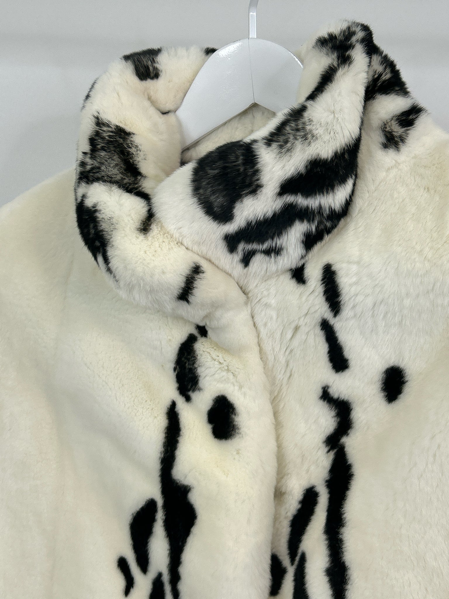 MR3 Size M White and black Women Coat