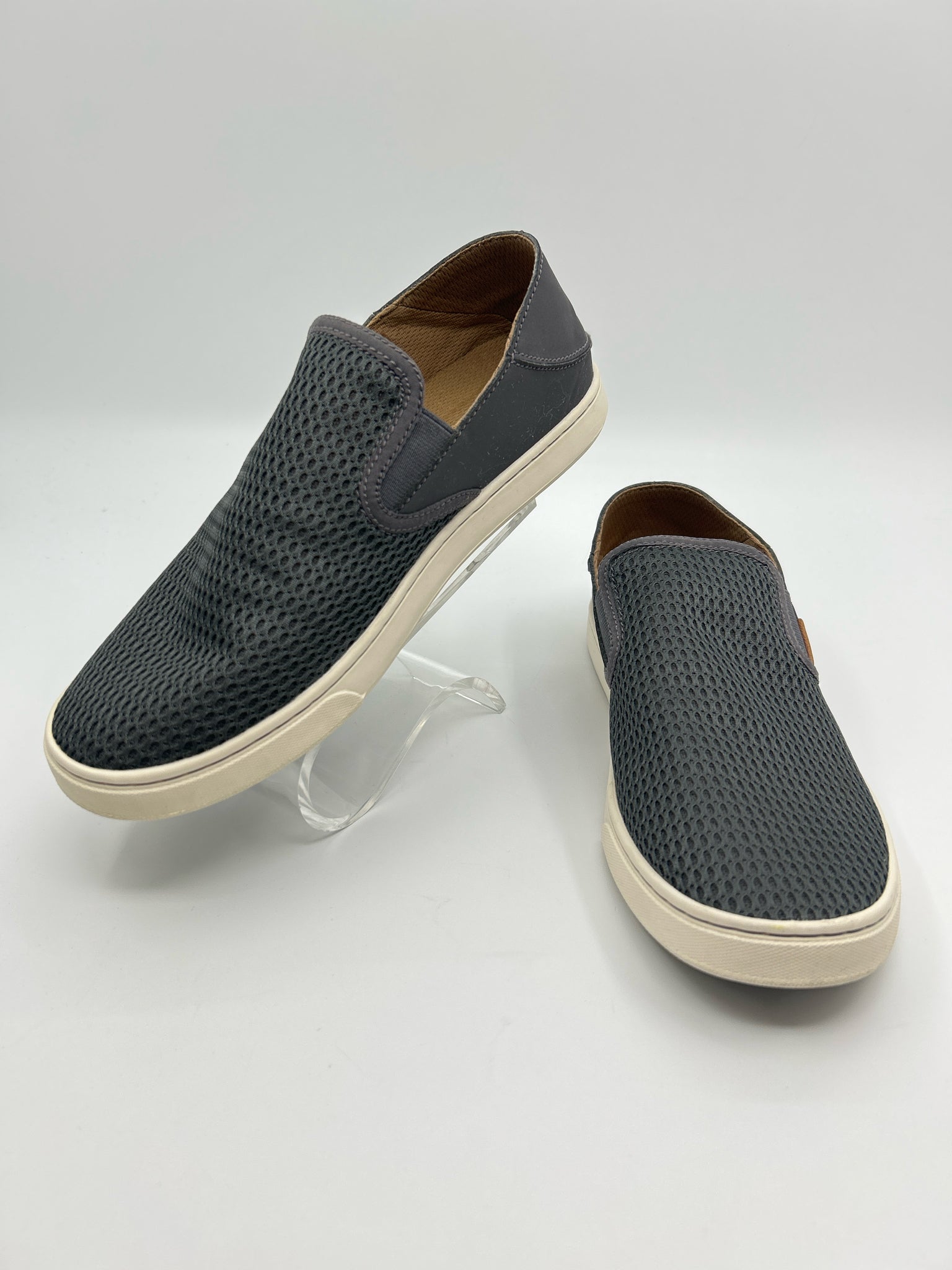 OLUKAI Size 8.5 Grey Women Sneakers