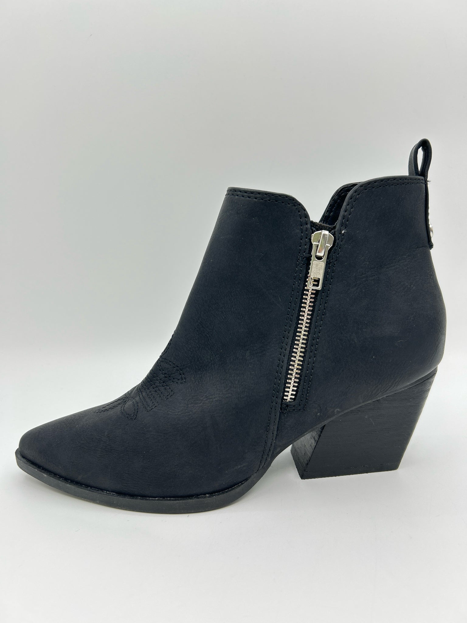 DOLCE VITA Size 8 Black Women Booties NWOB