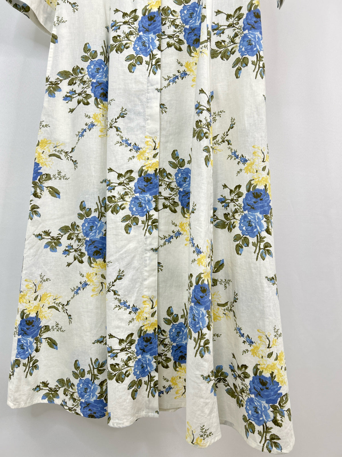LAURA ASHLEY Size M White Floral Women Dress