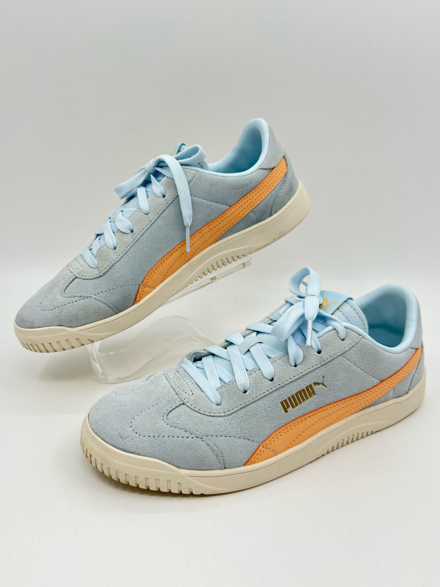PUMA Size 9 Blue and Peach Women Sneakers