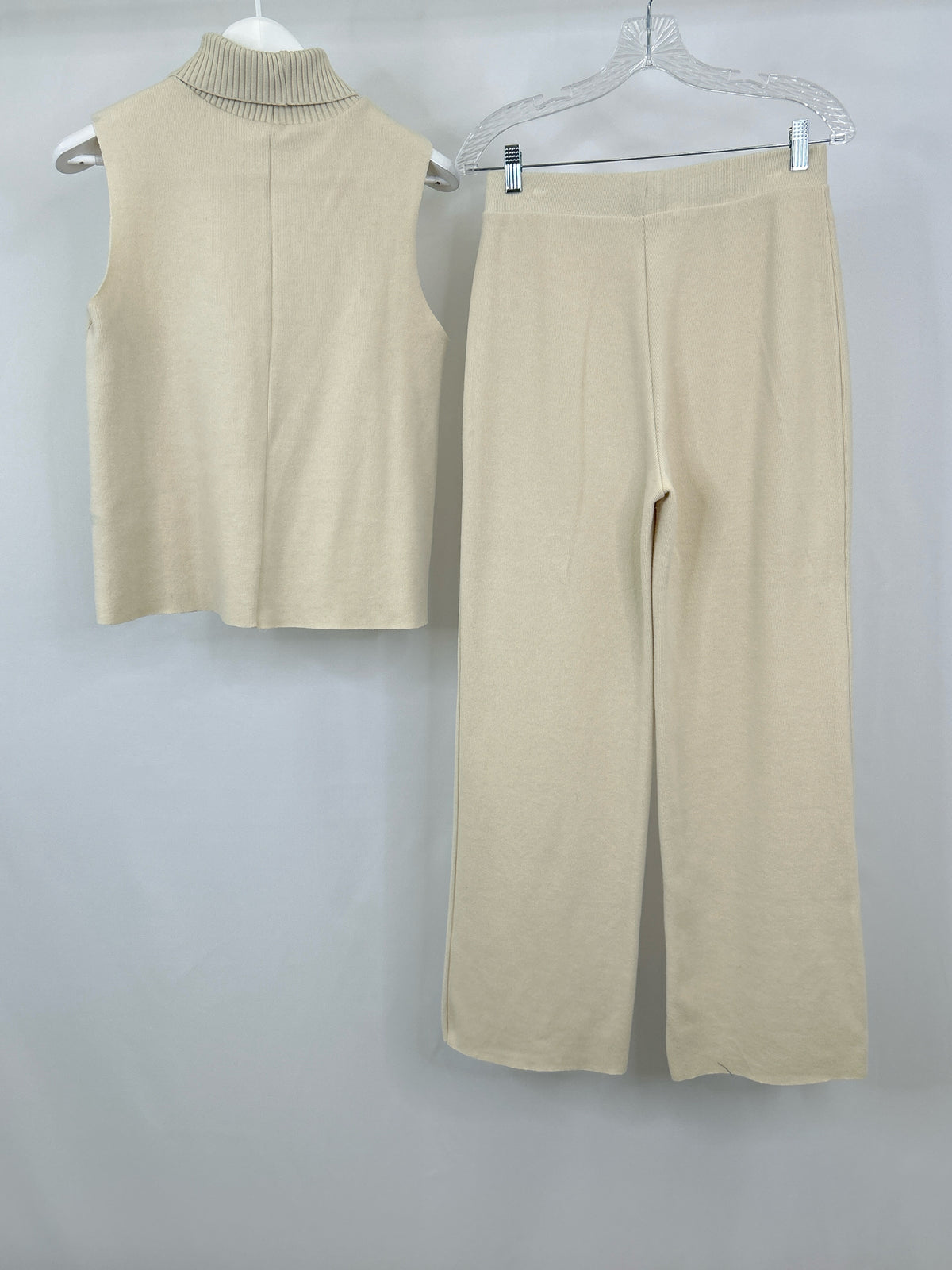 ZARA Size M Light Beige Women 2-Piece w/pants