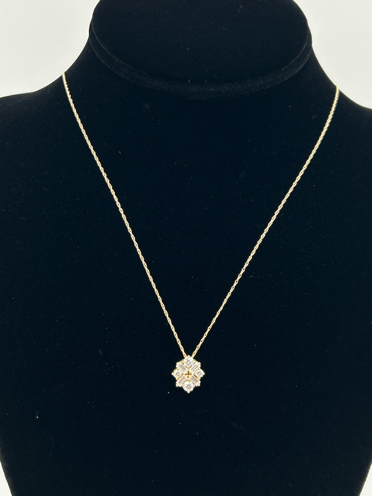 ABSOLUTE NIB Gold Necklace