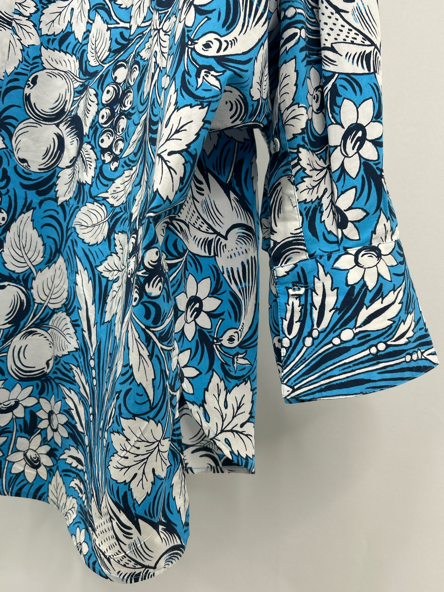 DIANE VON FURSTENBERG Size M Blue Print Women Shirt