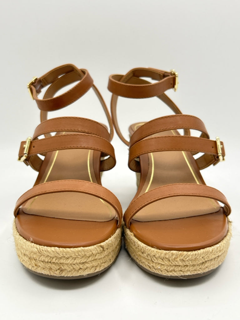 VIONIC NWOB Women Size 9.5M Tan Sandal