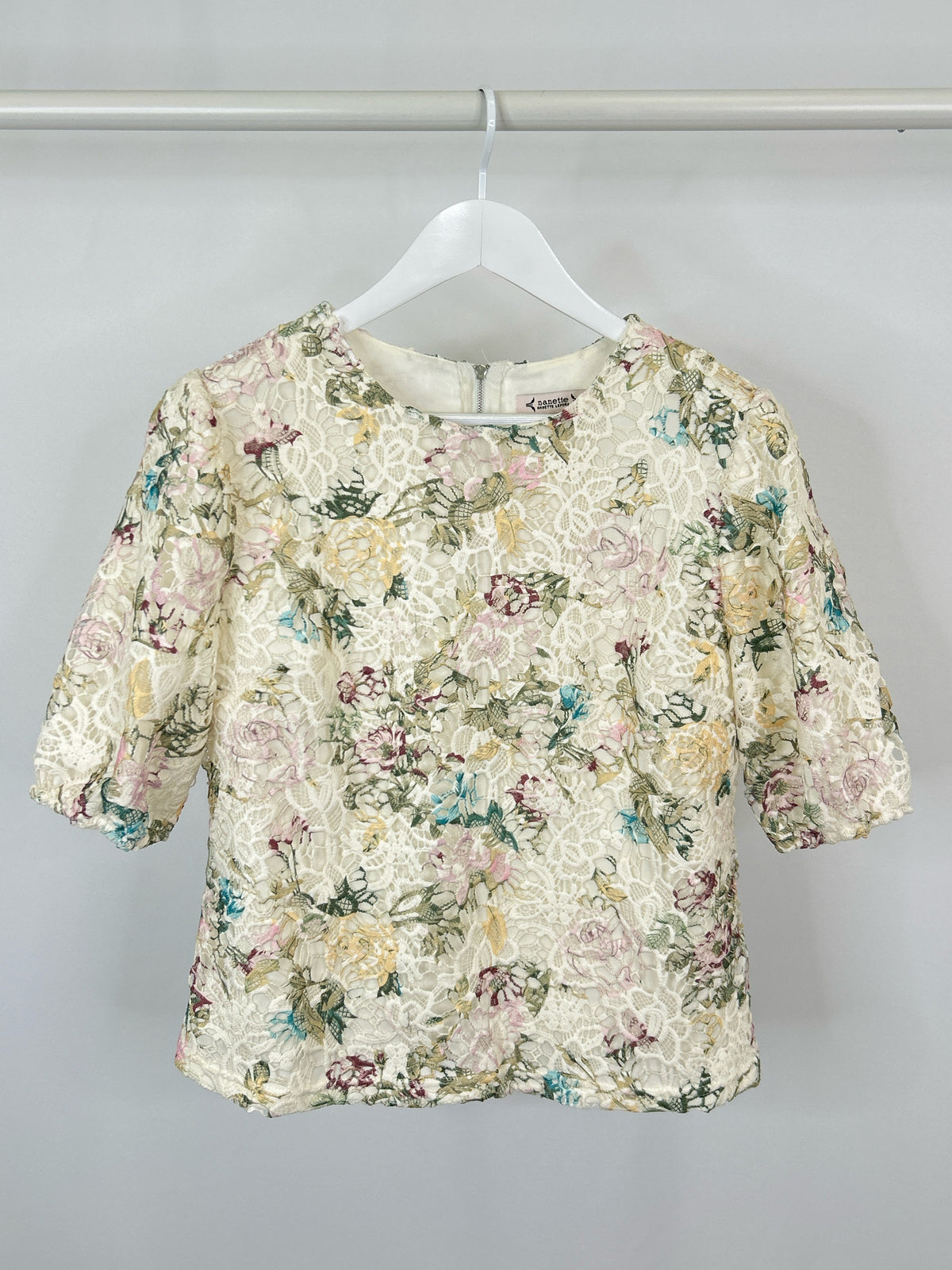 NANETTE LEPORE Size M White Floral Women Top