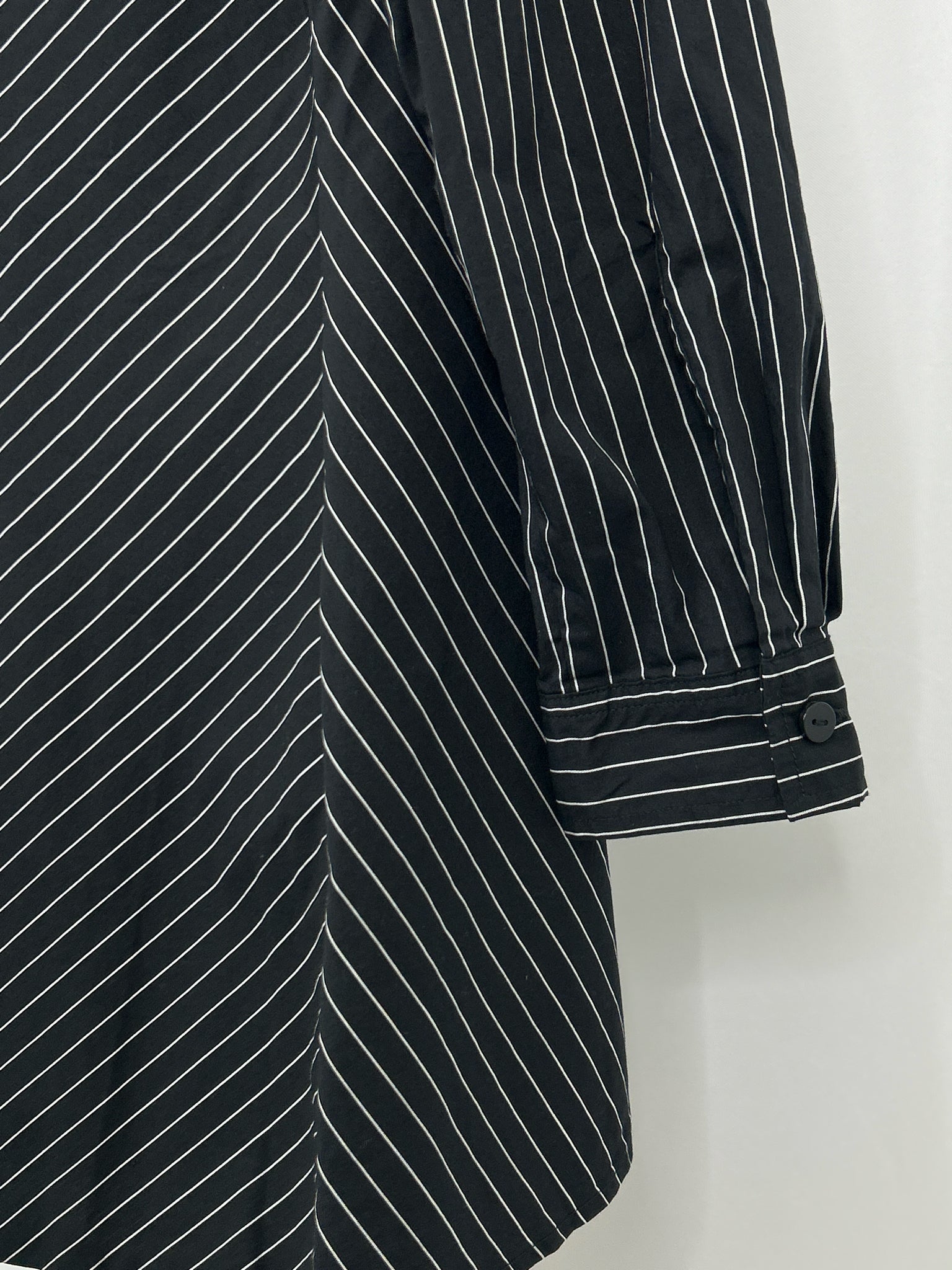 STELLA CARAKASI Size M black striped Women Shirt